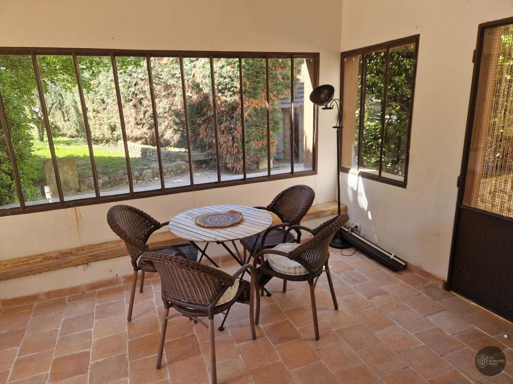 Vue extérieure de l'hôtel Le Mas de l'Olivier en Occitanie