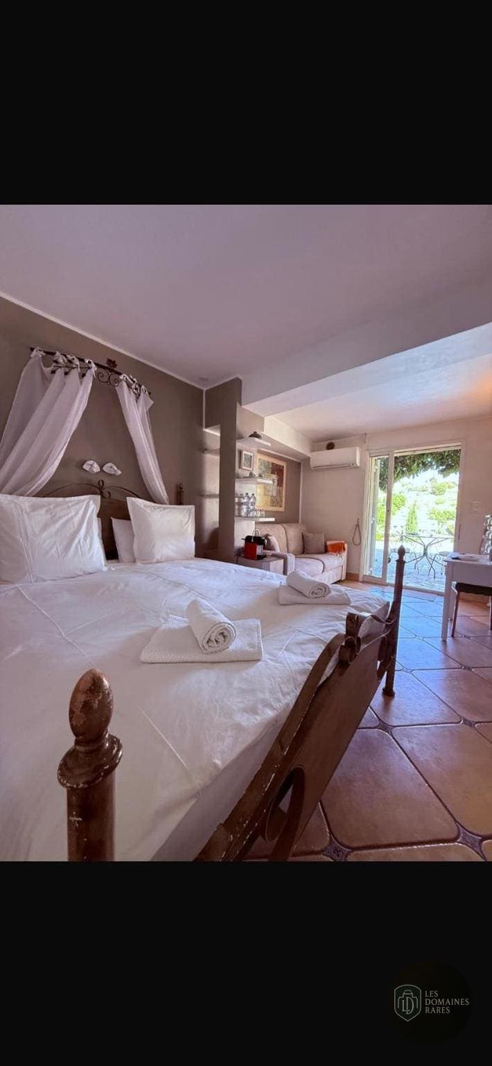 Chambre du mas Le Mas des Amandiers à Graveson en Provence-Alpes-Côte d'Azur - séminaire graveson, france