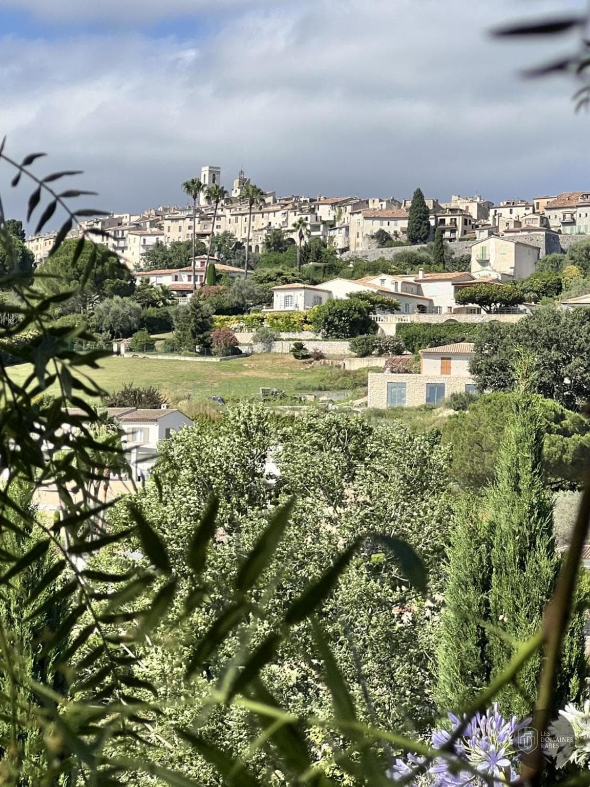 Vue extérieure du mas Le Mas des Amandiers à Graveson en Provence-Alpes-Côte d'Azur