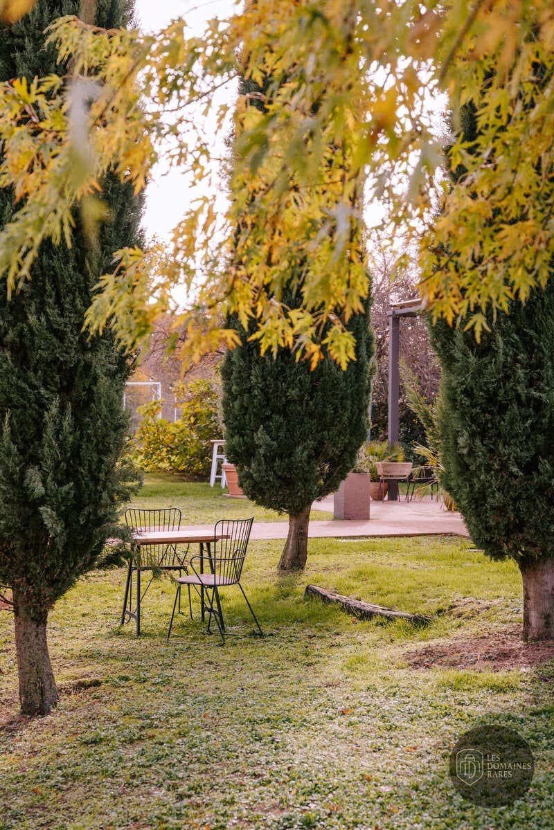 Vue extérieure de la ferme Le Mas des Canelles en Occitanie