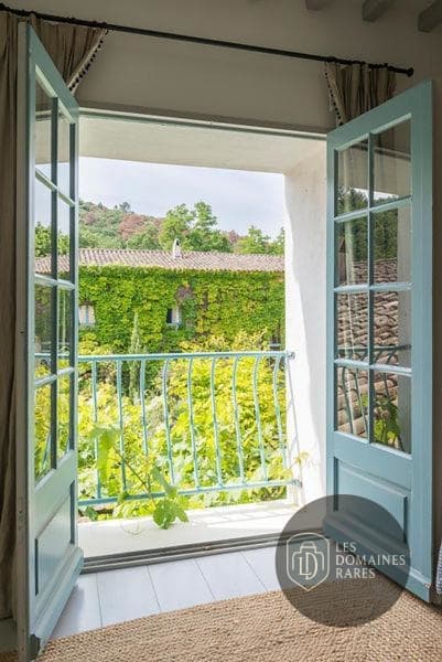 Vue extérieure du lieu Le Mas des Oules à Saint en Occitanie