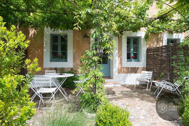 Vue extérieure du lieu Le Mas des Oules à Saint en Occitanie