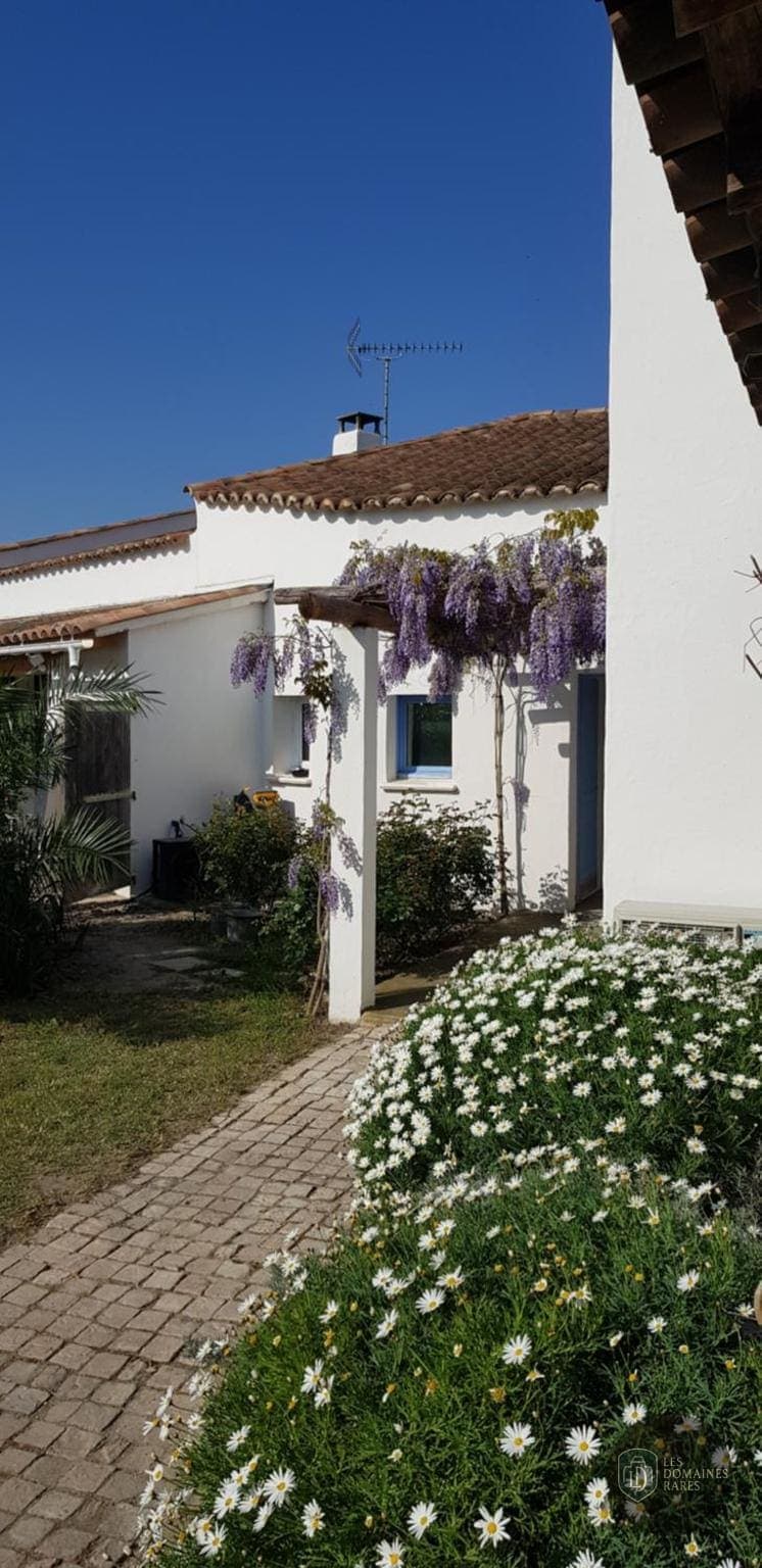 Vue extérieure de la ferme Le Mas des Sagnes en Occitanie