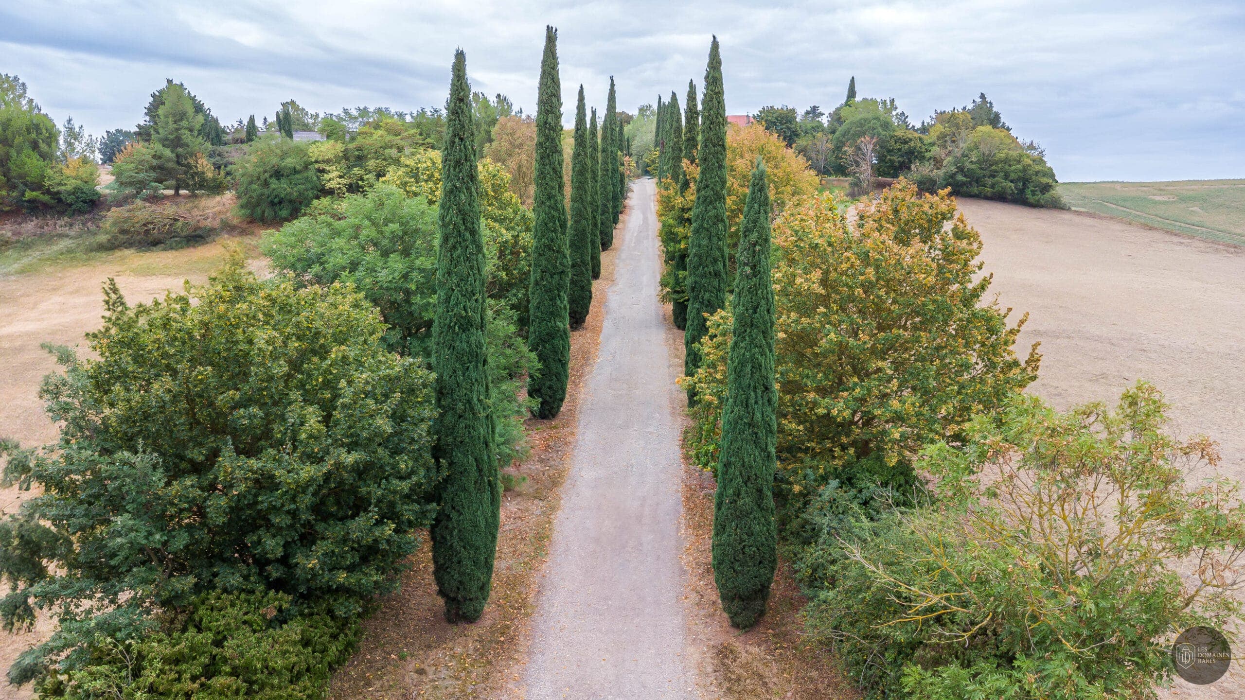 Vue extérieure du domaine Le Meillon à Monferran en Occitanie