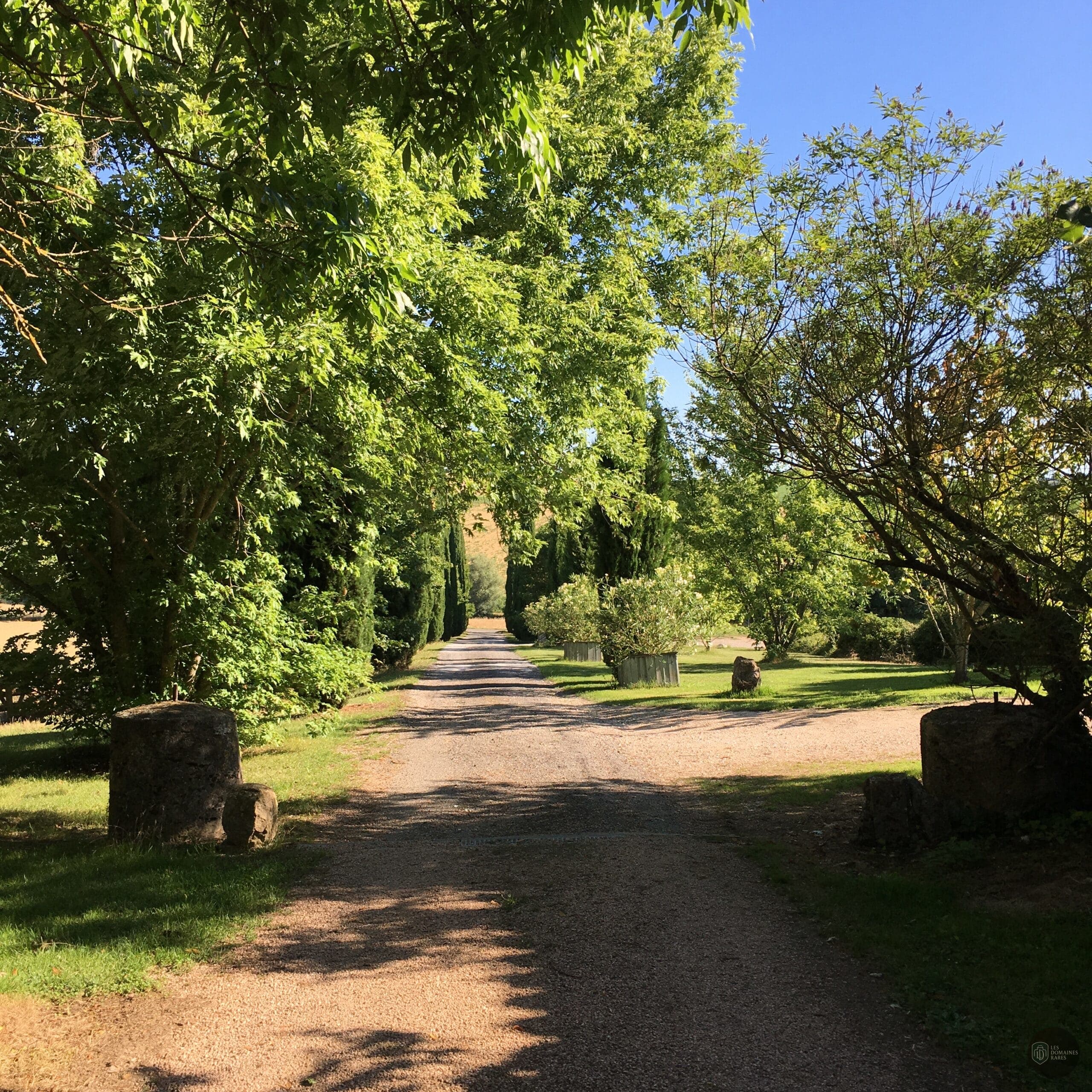 Vue extérieure du domaine Le Meillon à Monferran en Occitanie