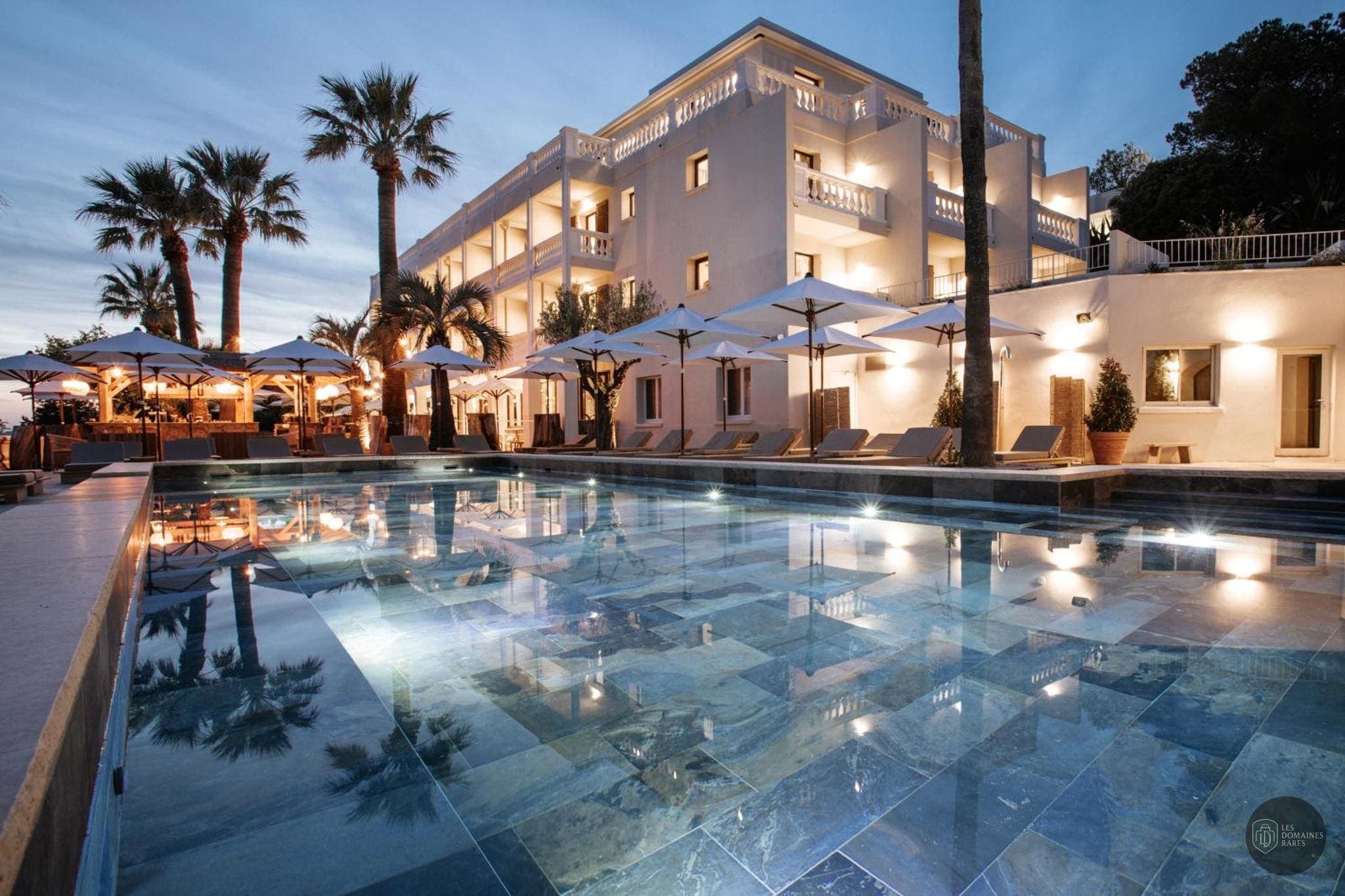 Piscine et activités de l'hôtel Le Mirage en Provence-Alpes-Côte d'Azur