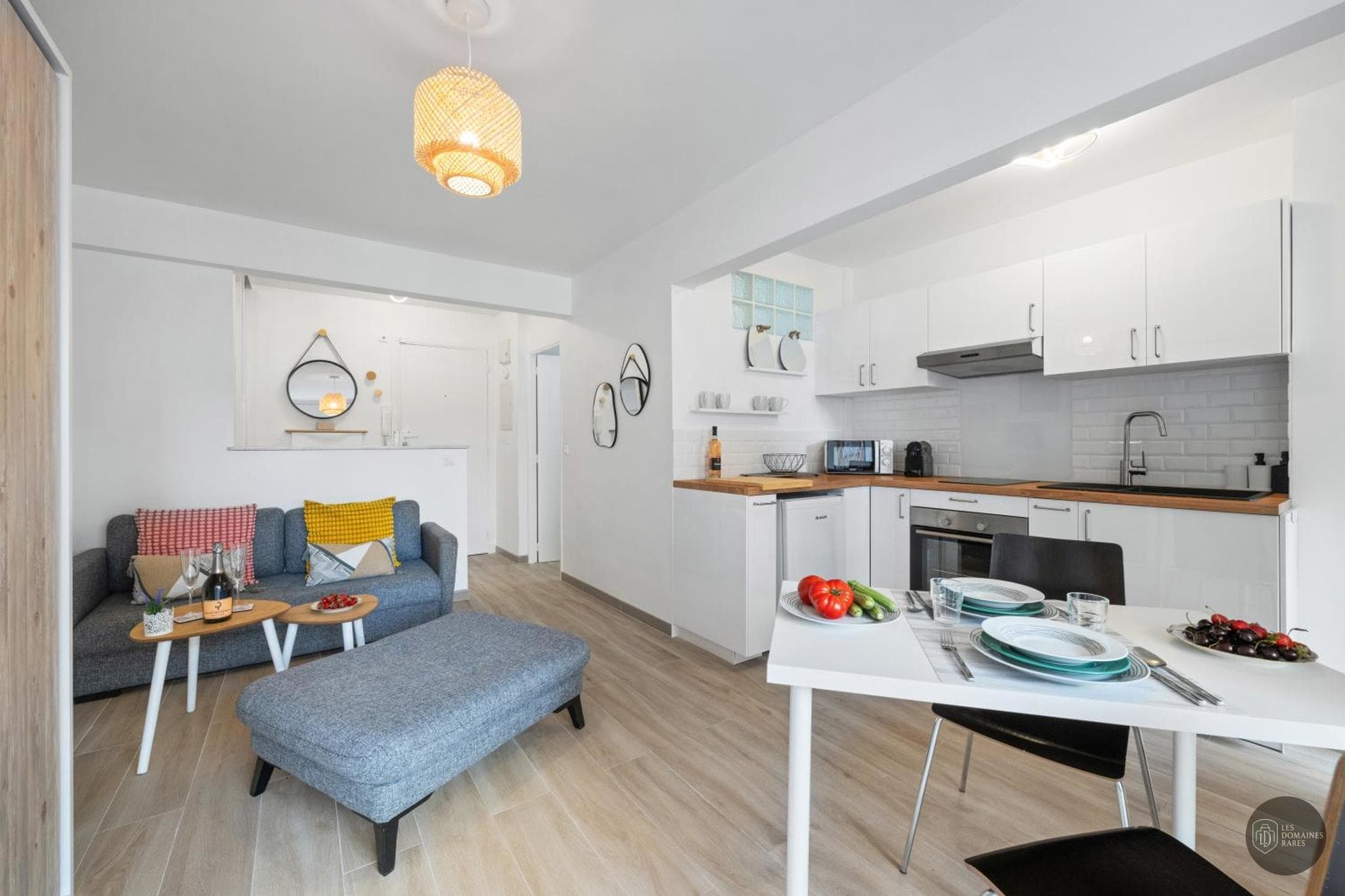 Espace intérieur de l'hôtel Le Mistral en Auvergne-Rhône-Alpes