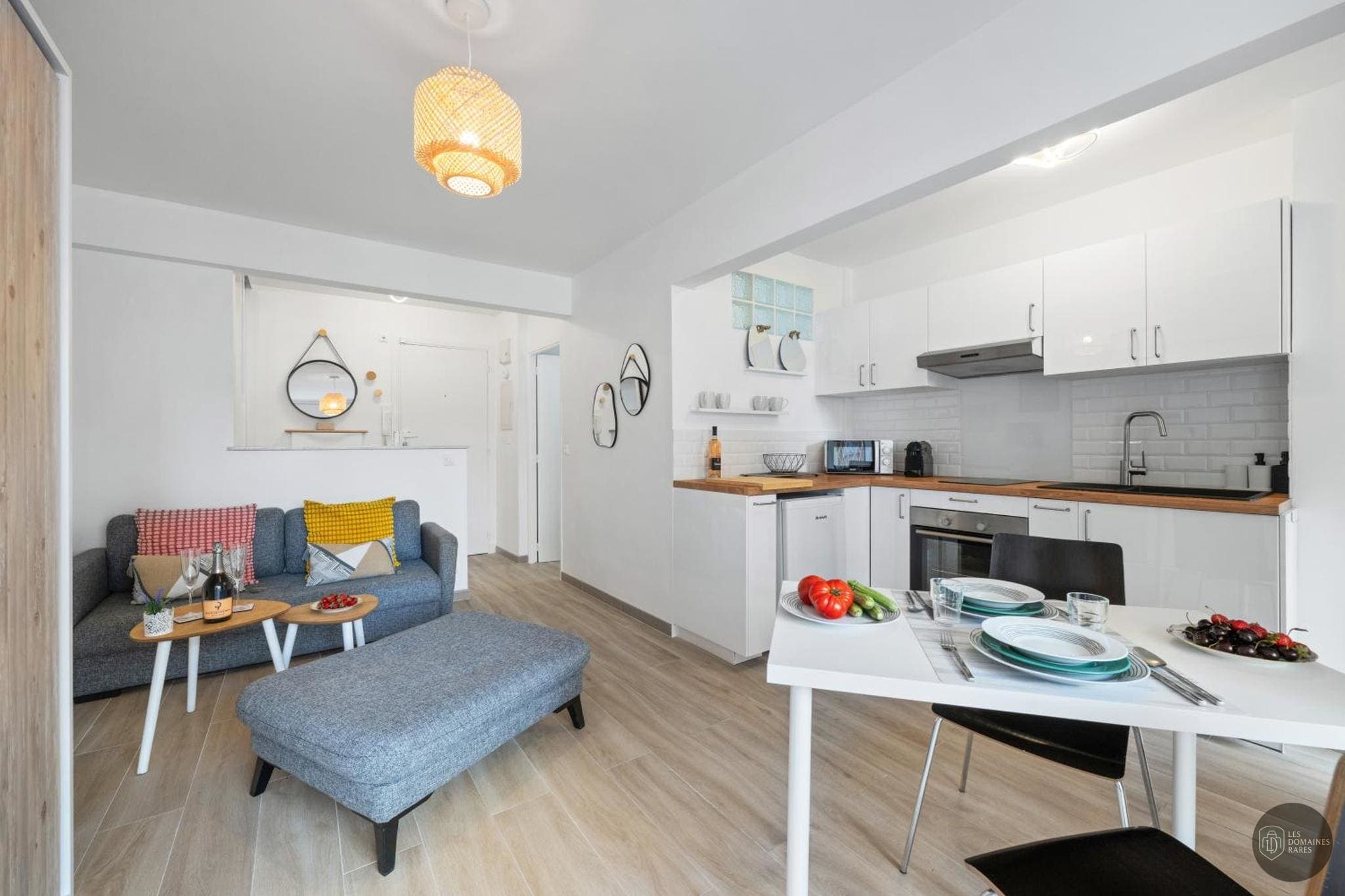 Espace intérieur de l'hôtel Le Mistral en Auvergne-Rhône-Alpes