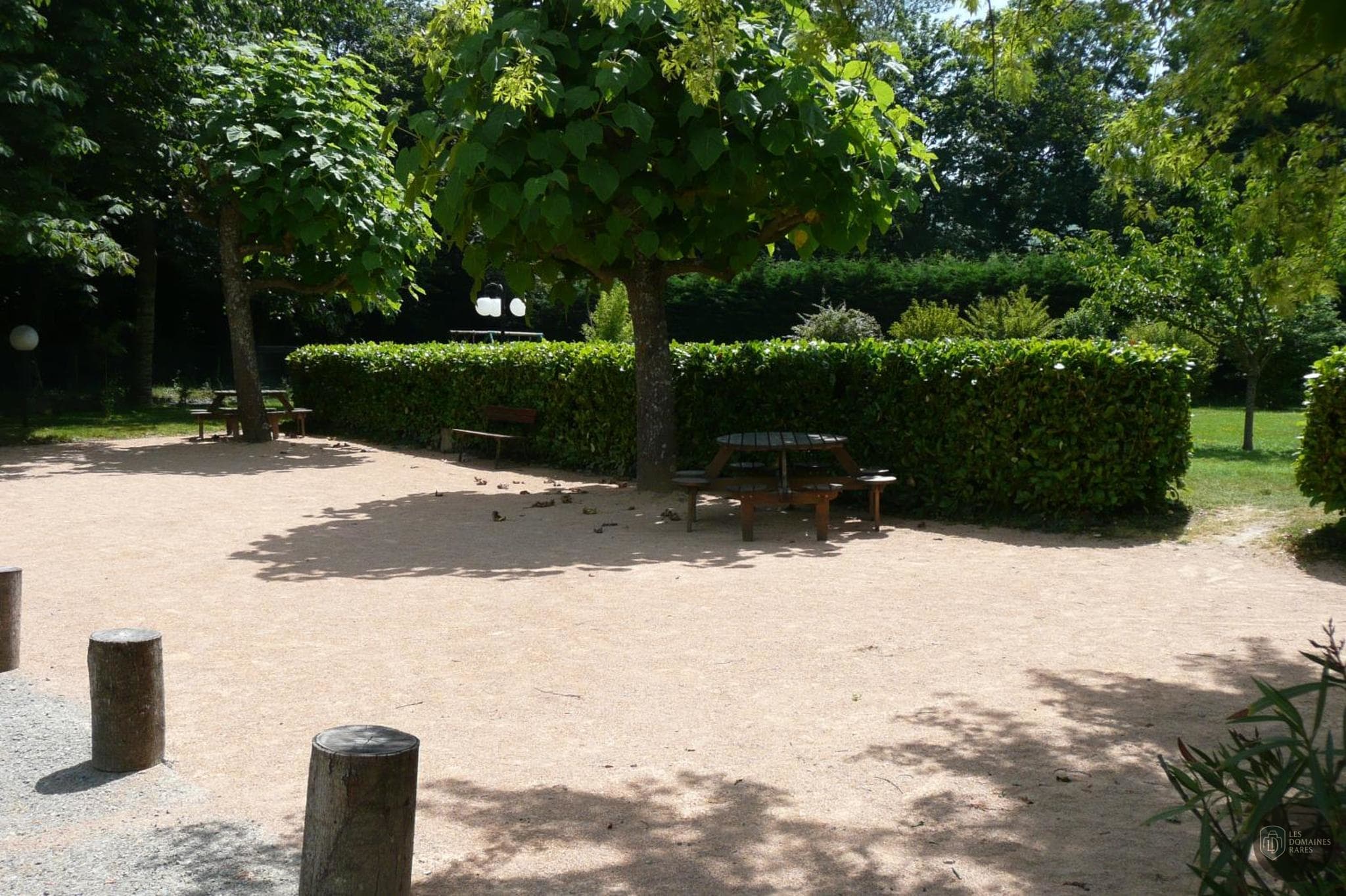 Vue extérieure de l'hôtel Le Mont Brouilly en Auvergne-Rhône-Alpes