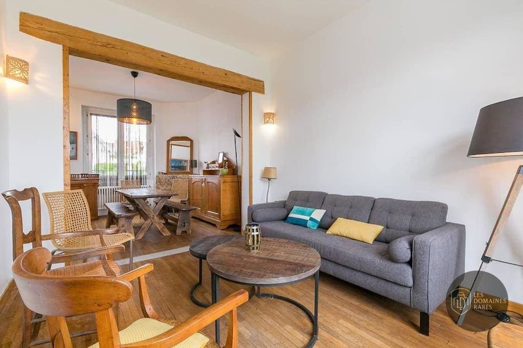 Espace intérieur de l'hôtel Le Montrachet en Bourgogne-Franche-Comté