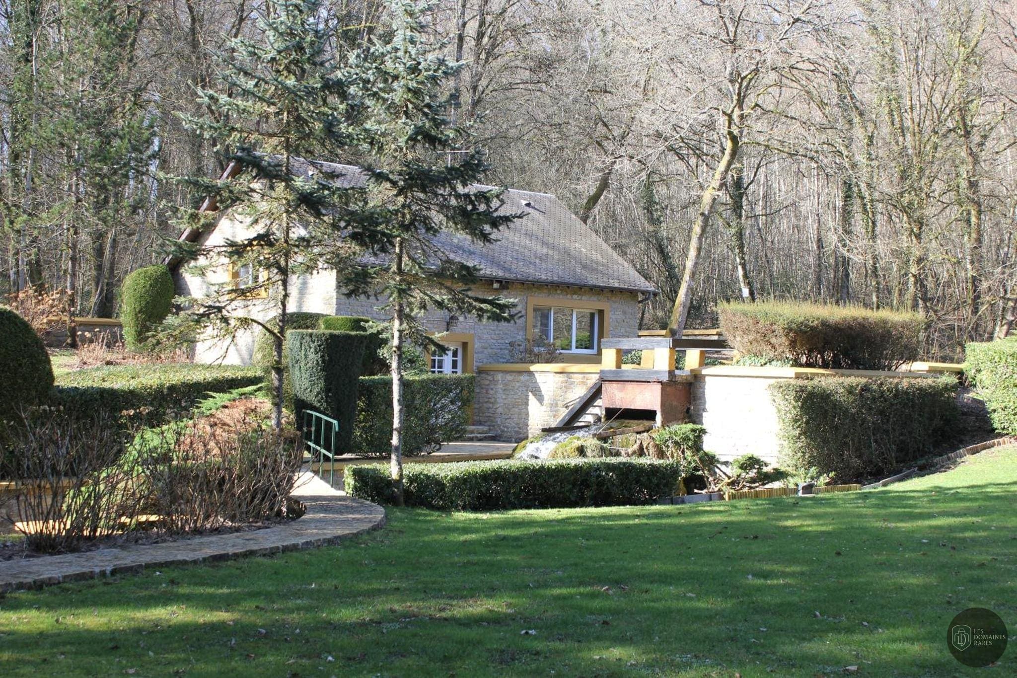 Le Moulin — Extérieur