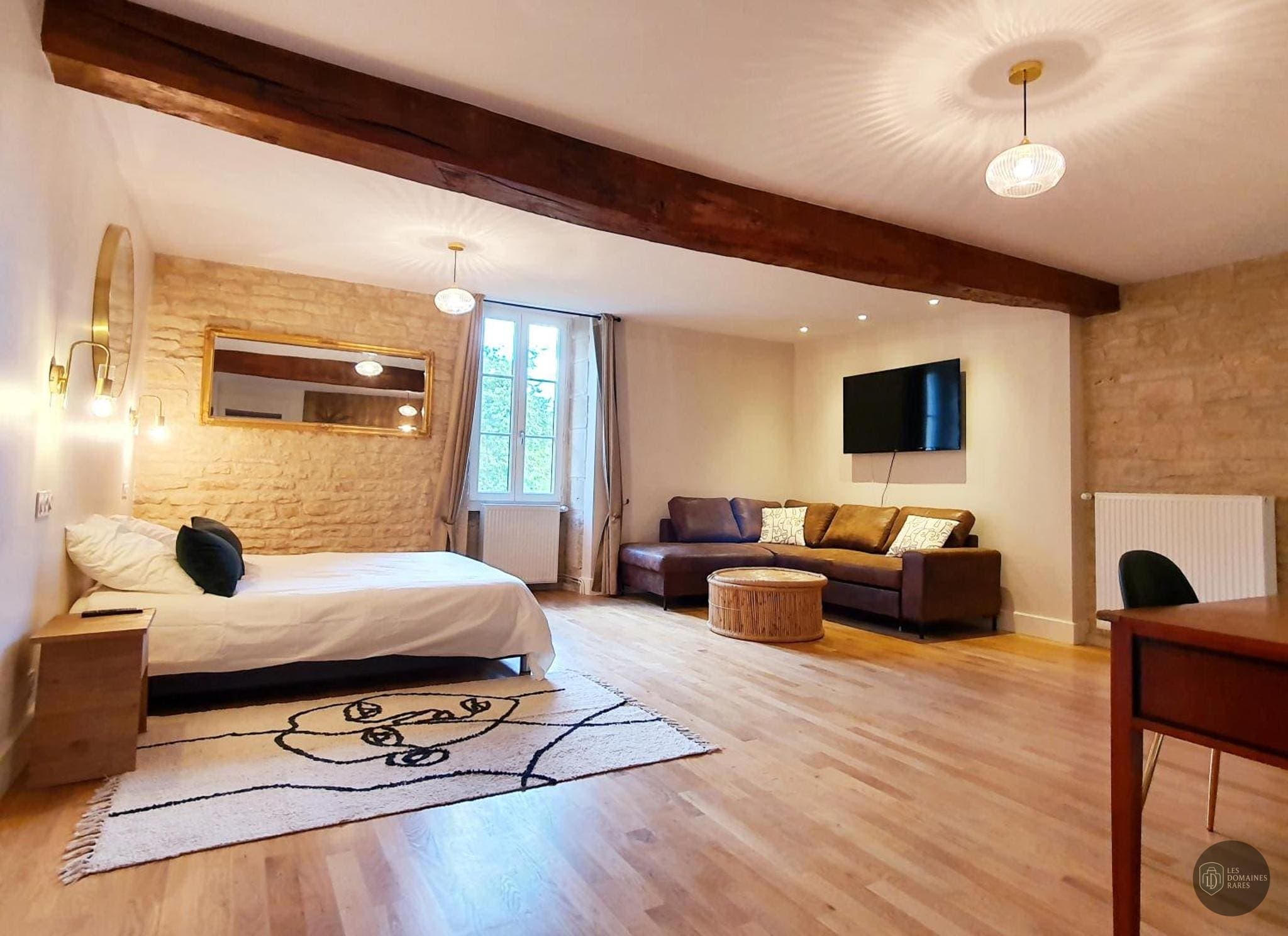 Espace intérieur de l'hôtel Le Moulin Neuf à Chantonnay en Pays de la Loire