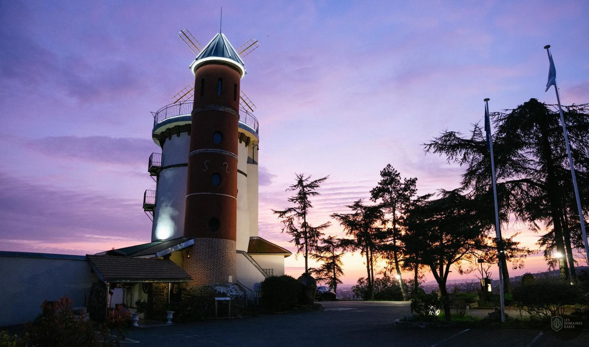 Vue extérieure du moulin Le Moulin d'Orgemont à Argenteuil en Île-de-France