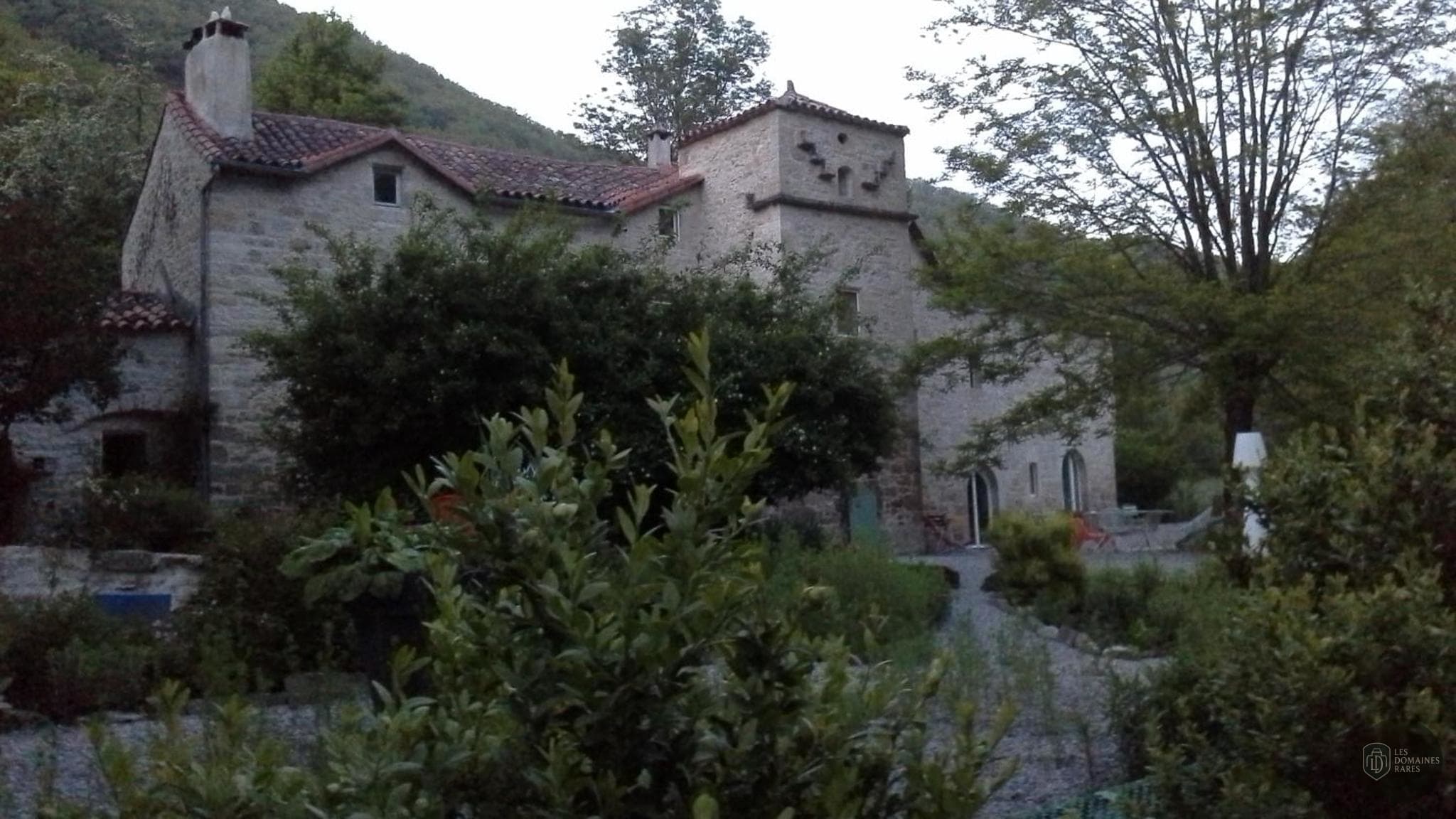 Vue extérieure du moulin Le Moulin de Gueliz à Paley en Île-de-France