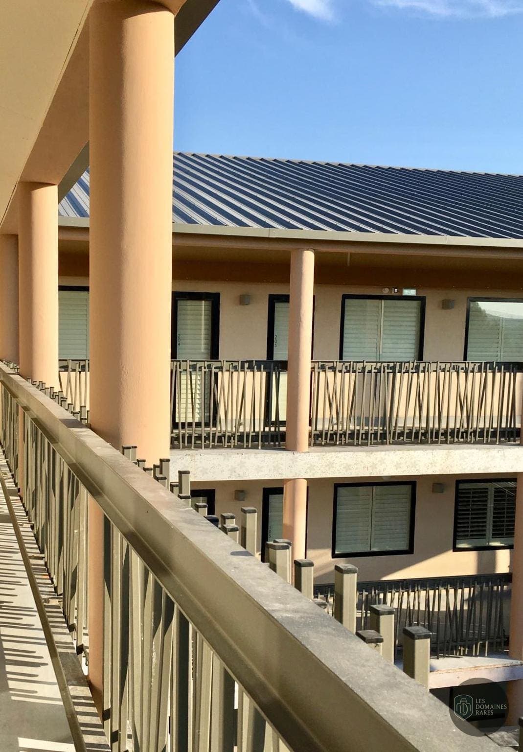 Vue extérieure de l'hôtel Le Néliö en Provence-Alpes-Côte d'Azur