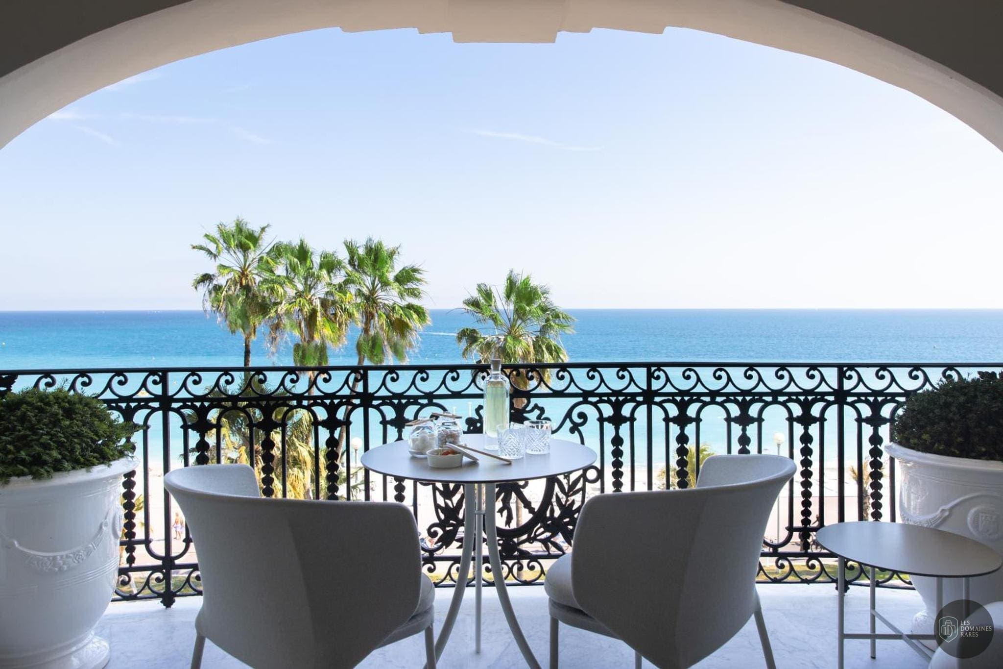 Vue extérieure de l'hôtel Le Negresco à Nice en Provence-Alpes-Côte d'Azur