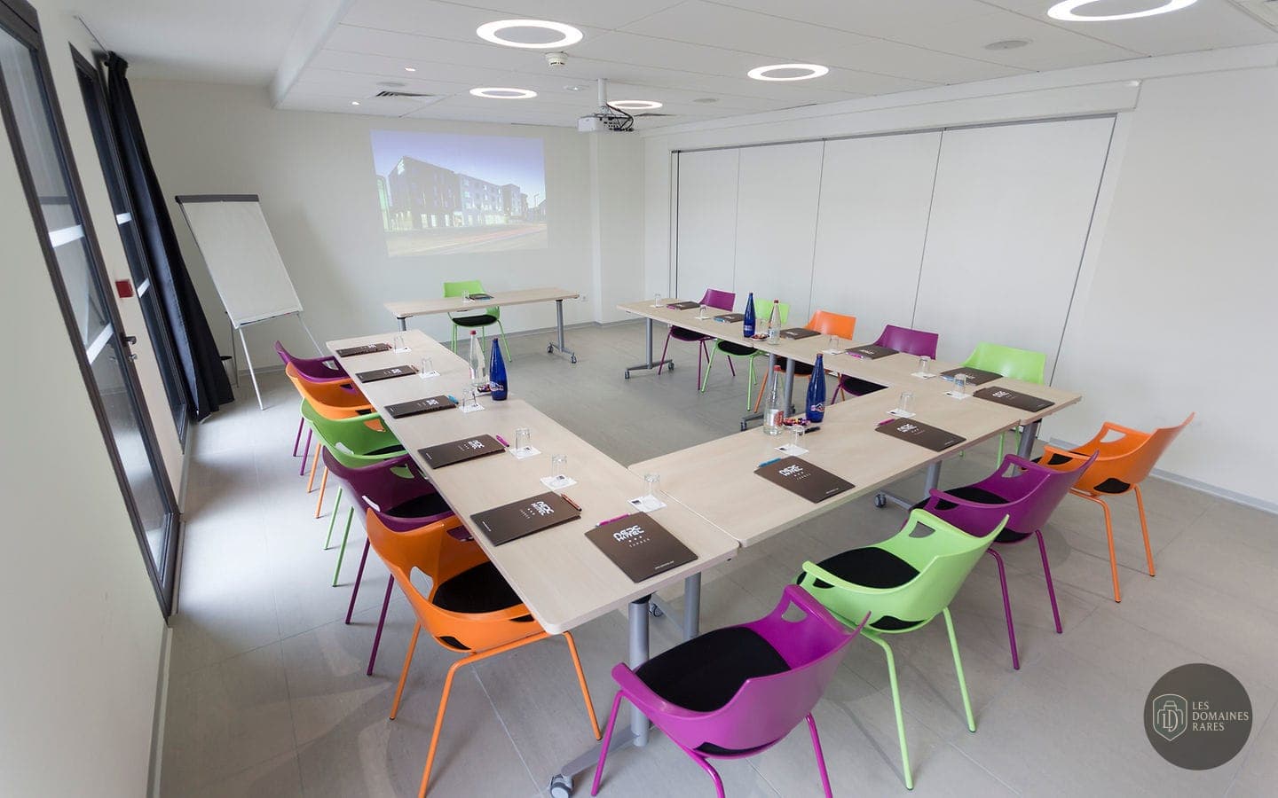 Salle de réunion 1 de l'hôtel Le Nexhotel à Tarbes en Occitanie