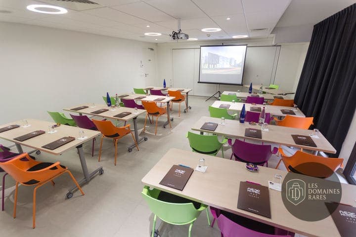 Salle de réunion 4 de l'hôtel Le Nexhotel à Tarbes en Occitanie