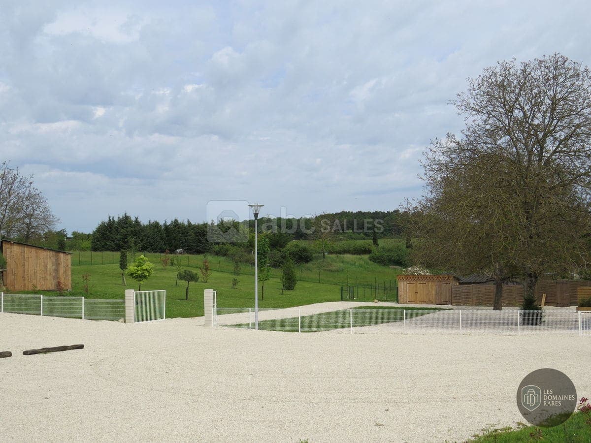Vue extérieure du lieu Le Noyer des Dames en Centre-Val de Loire