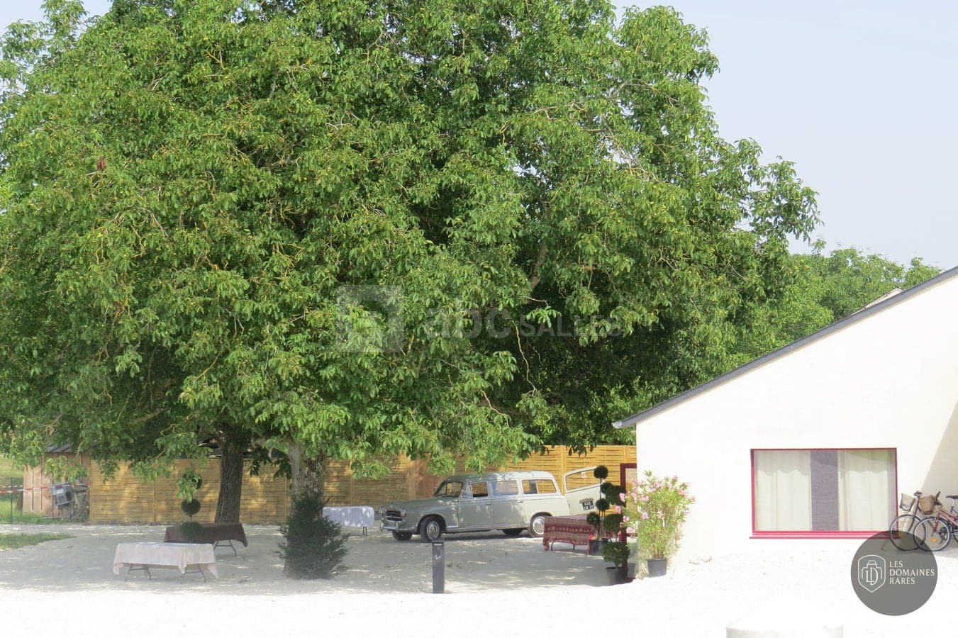 Vue extérieure du lieu Le Noyer des Dames en Centre-Val de Loire