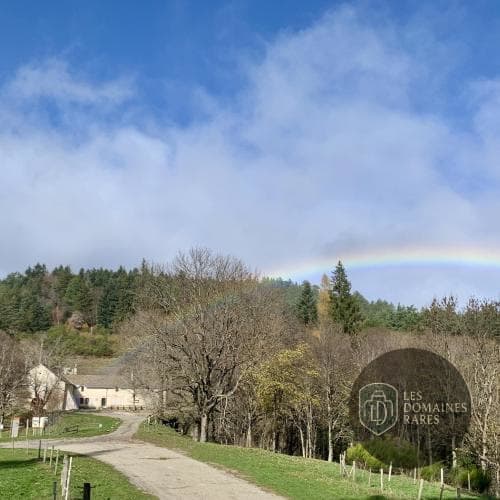 Vue extérieure du lieu Le Parc à Salbris en Centre-Val de Loire