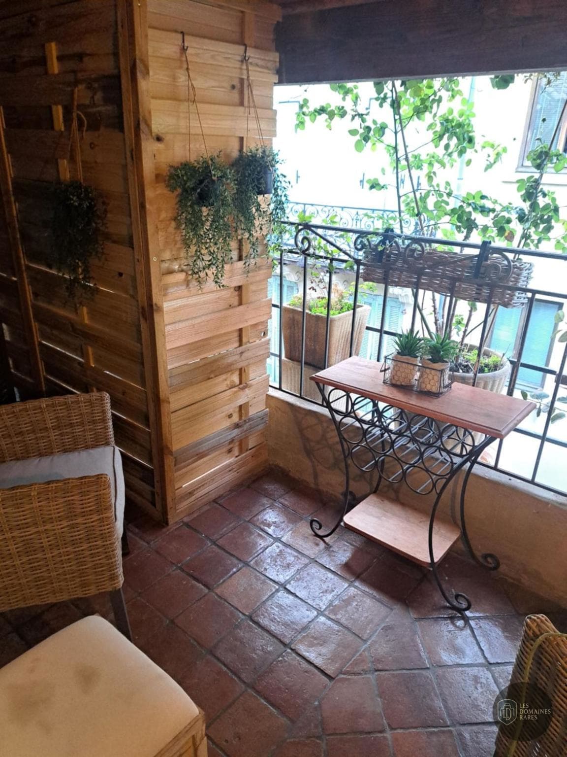 Vue extérieure de l'hôtel Le Patio de Sophie à Sisteron en Provence-Alpes-Côte d'Azur