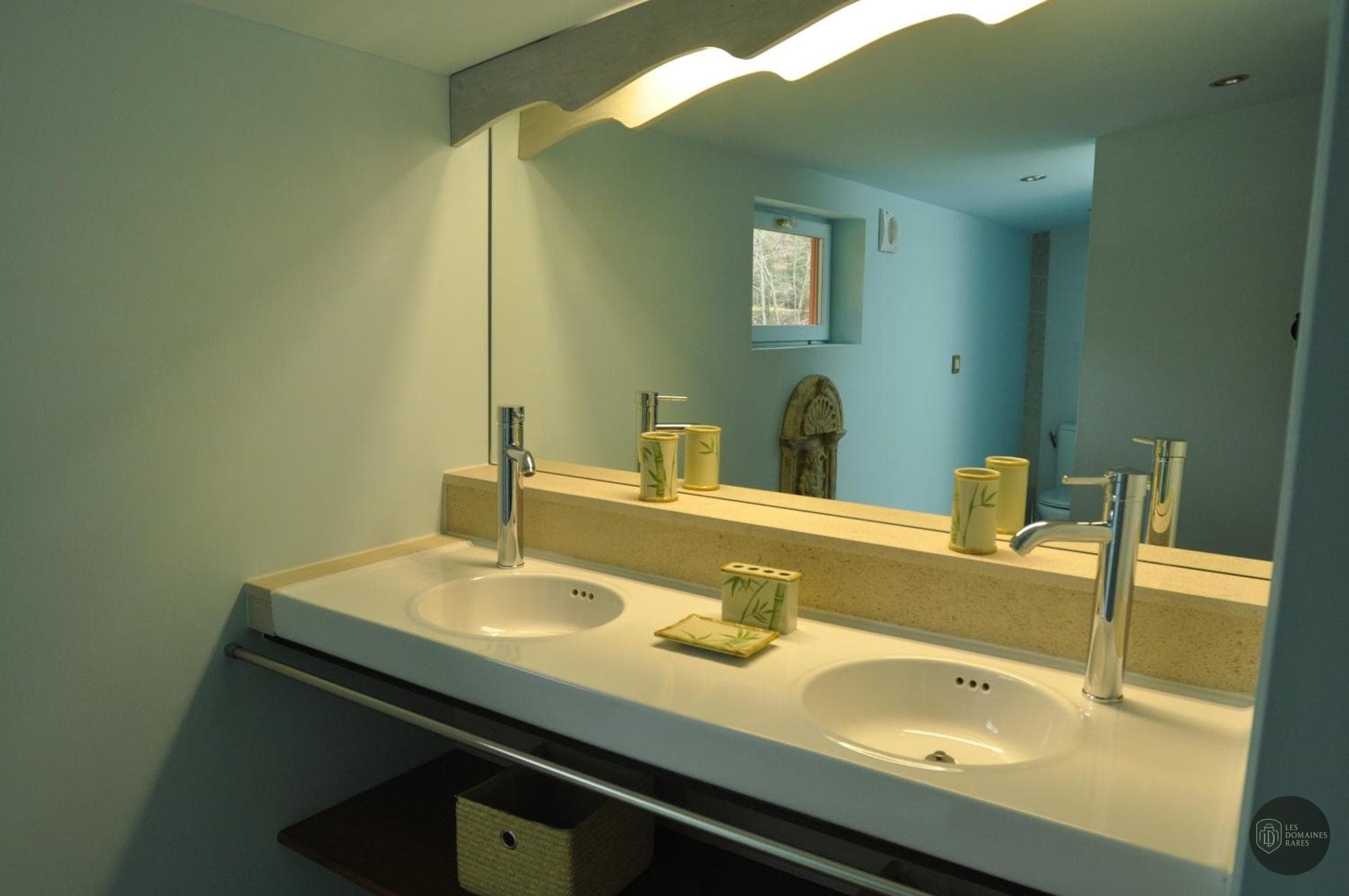 Salle de bain du moulin Le Pavillon du Lac à Paris en Île-de-France