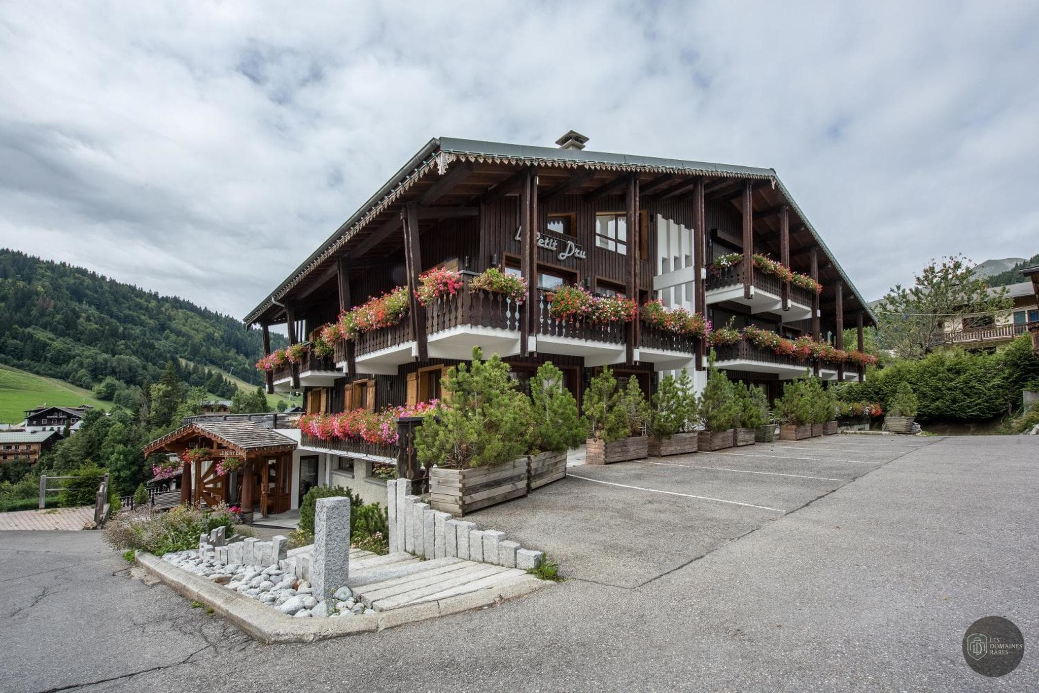 Vue extérieure de l'hôtel Le Petit Dru à Morzine en Auvergne-Rhône-Alpes