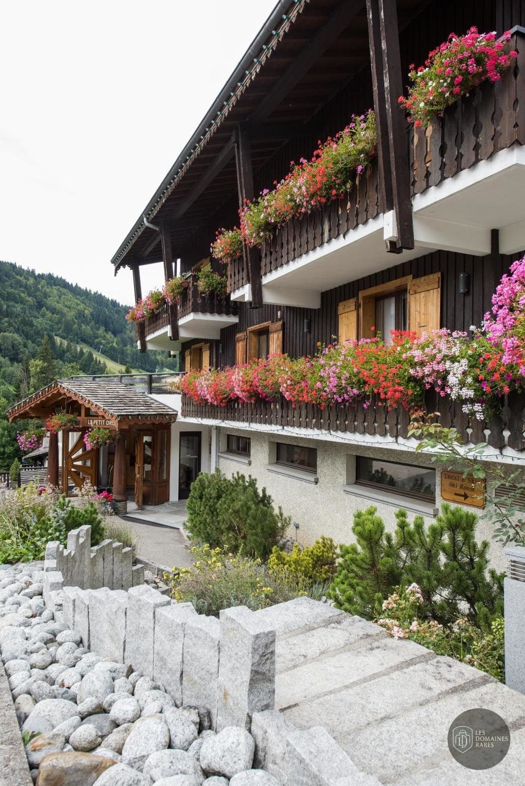 Vue extérieure de l'hôtel Le Petit Dru à Morzine en Auvergne-Rhône-Alpes