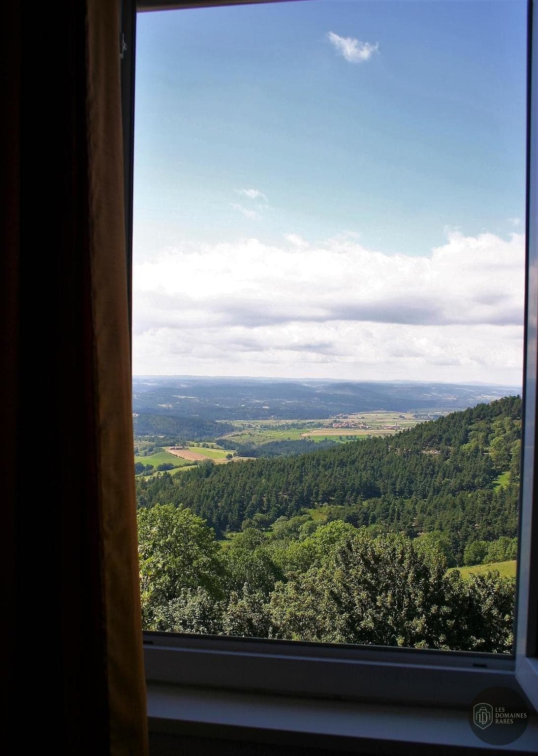 Vue extérieure du lieu Le Ponant à Pacé en Bretagne