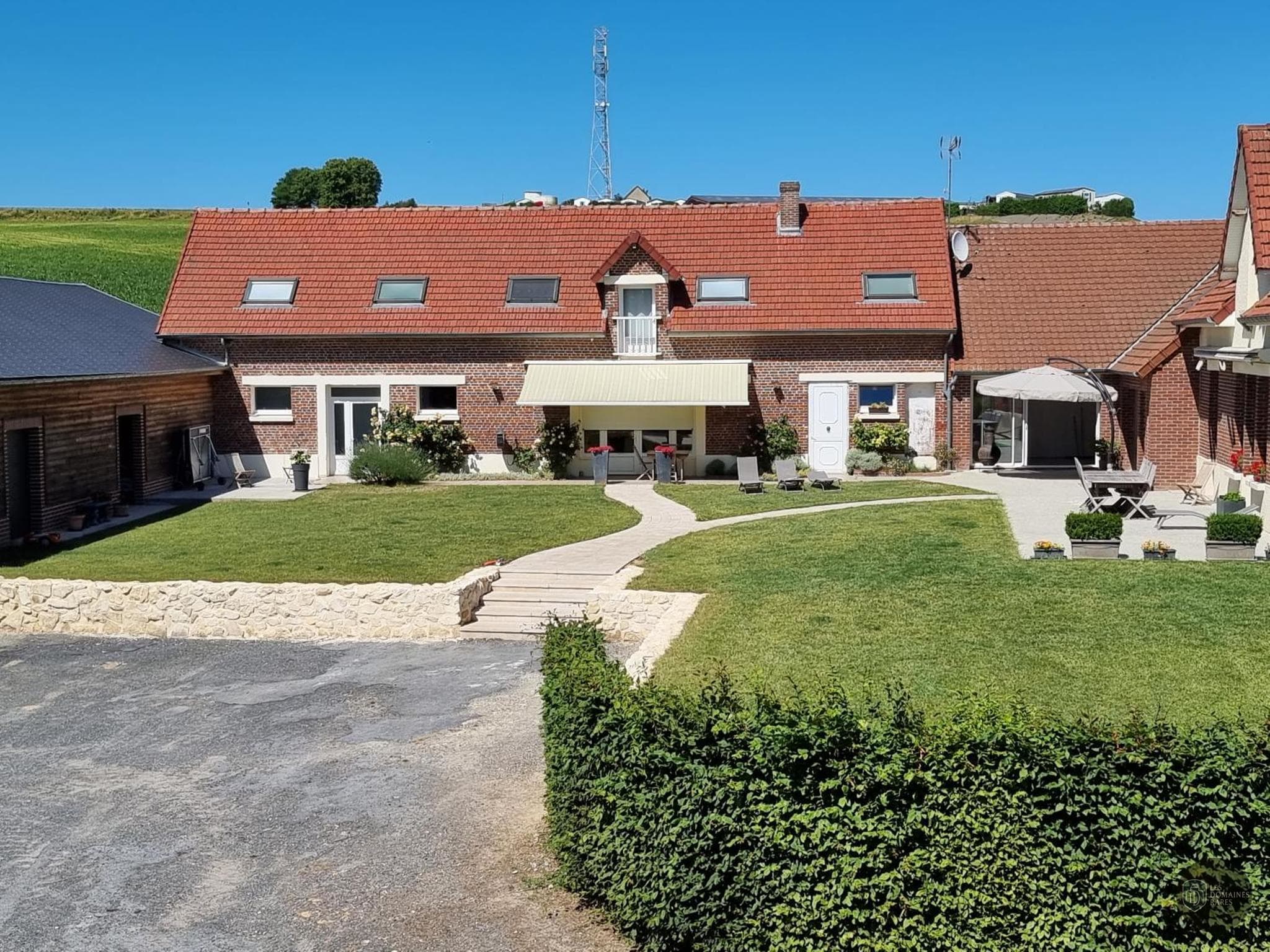Vue extérieure du lieu Le Pré Fleuri en Hauts-de-France