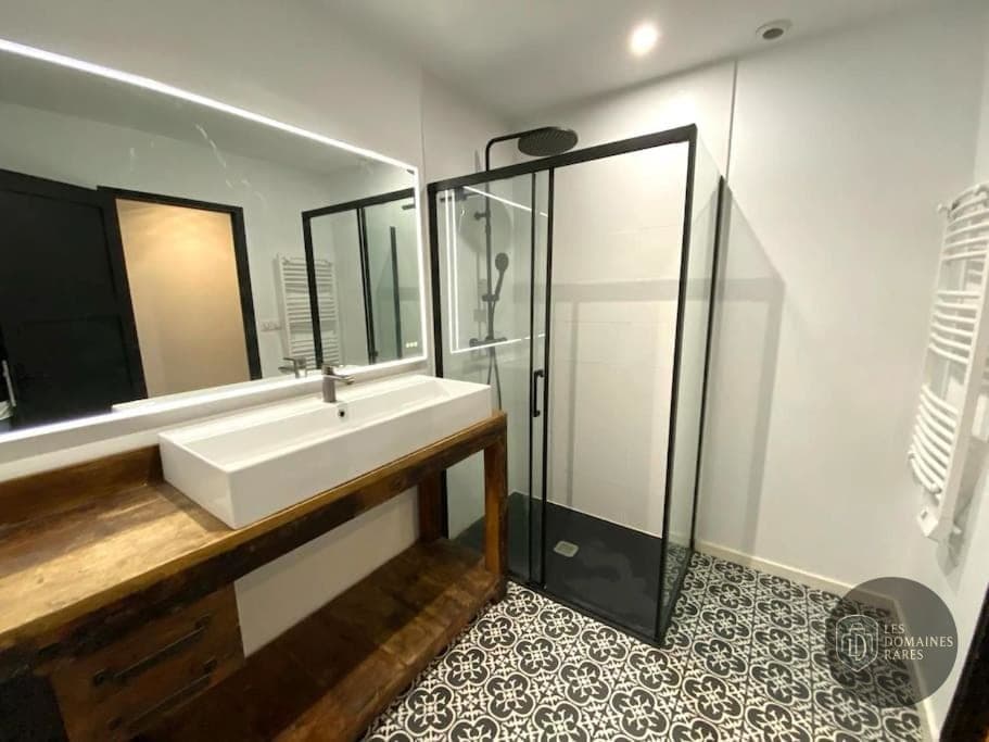 Salle de bain du lieu Le Prestige en Nouvelle-Aquitaine