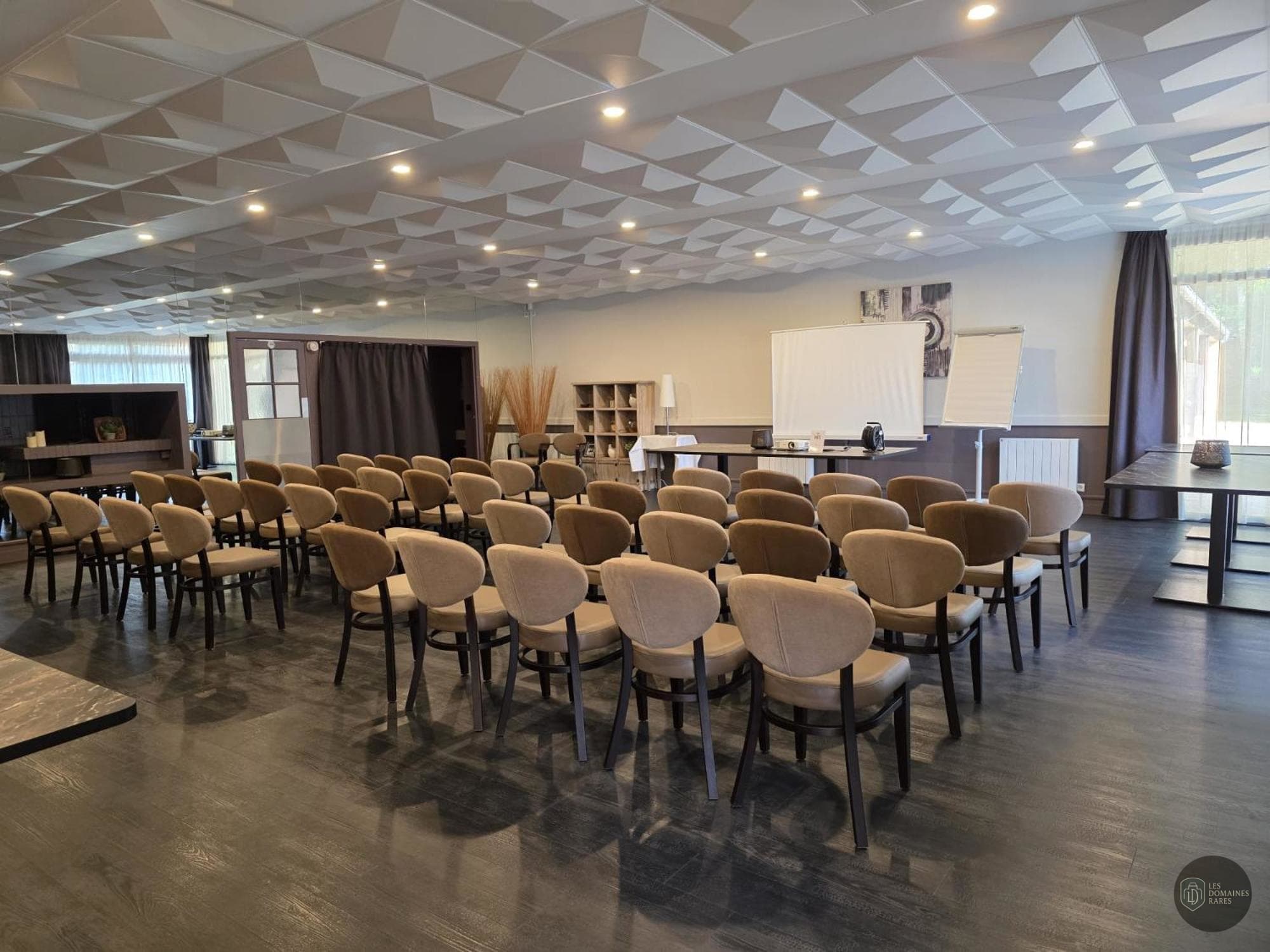 Salle de réunion 1 du lieu Le Quai Fleuri à Voves en Centre-Val de Loire