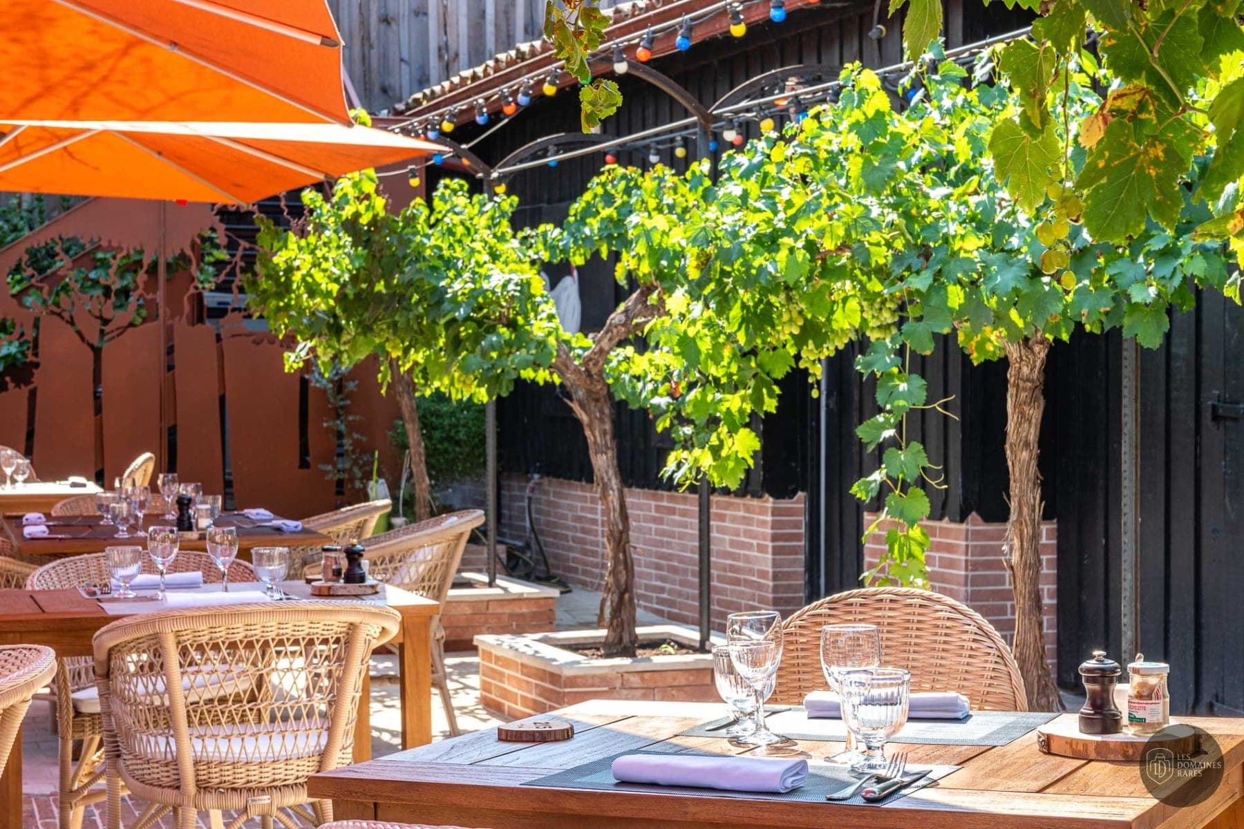Vue extérieure de l'hôtel Le Résinier à Le en Nouvelle-Aquitaine