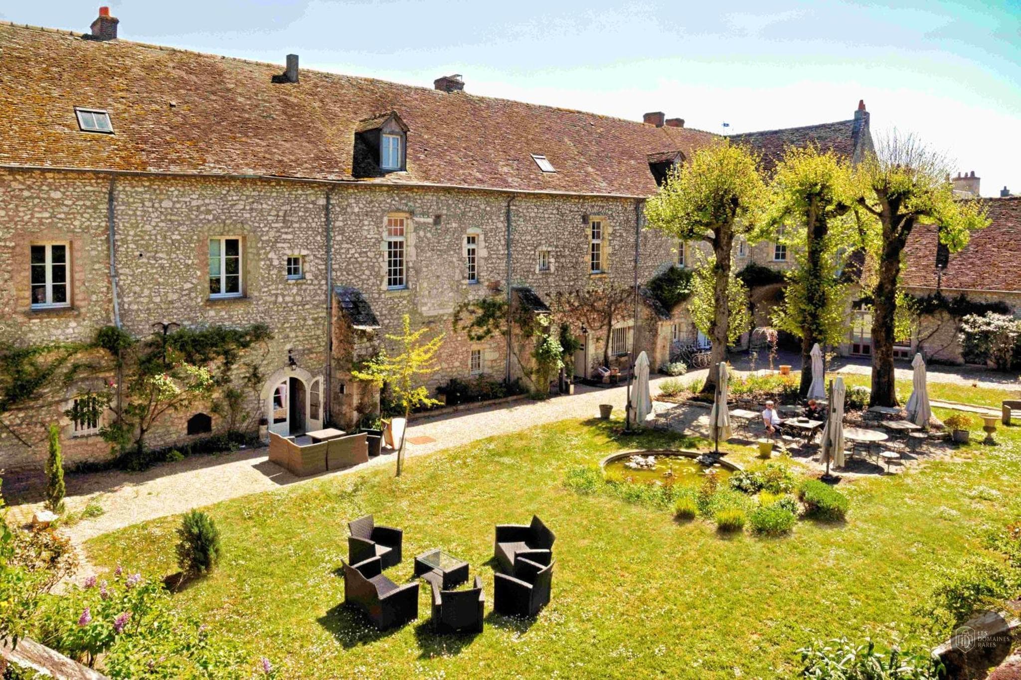 Vue extérieure du relais Le Relais Louis XI en Centre-Val de Loire