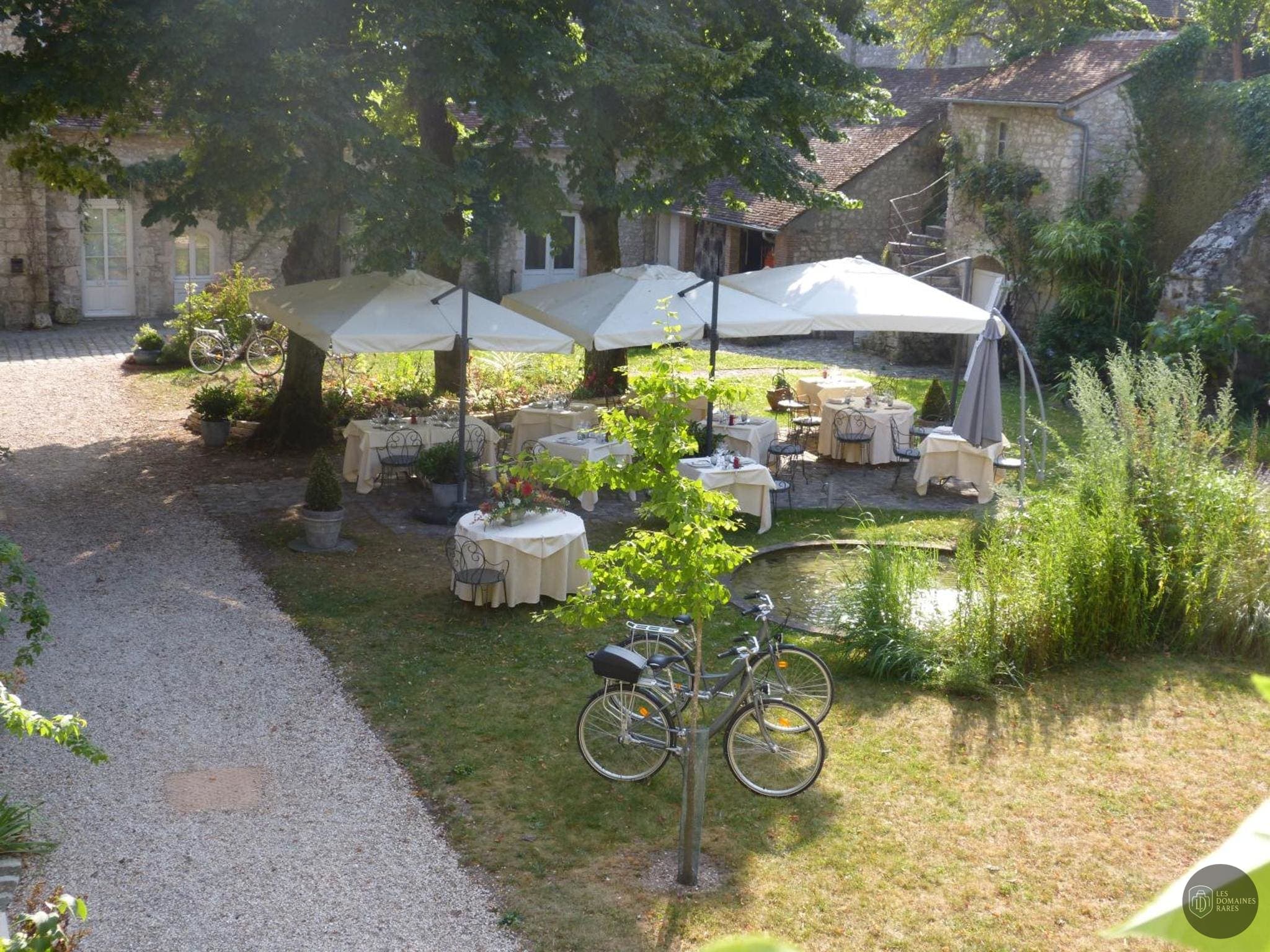 Vue extérieure du relais Le Relais Louis XI en Centre-Val de Loire