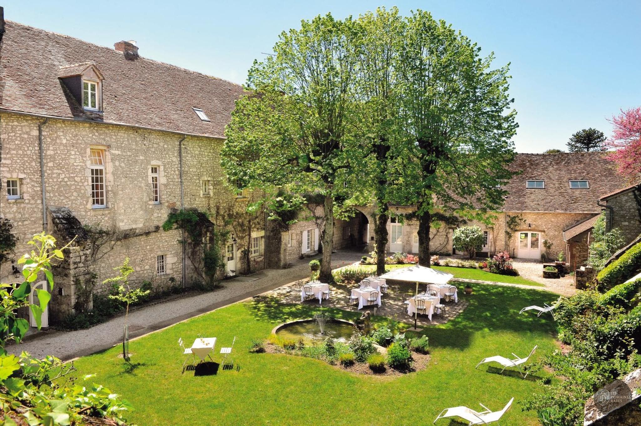Vue extérieure du relais Le Relais Louis XI en Centre-Val de Loire