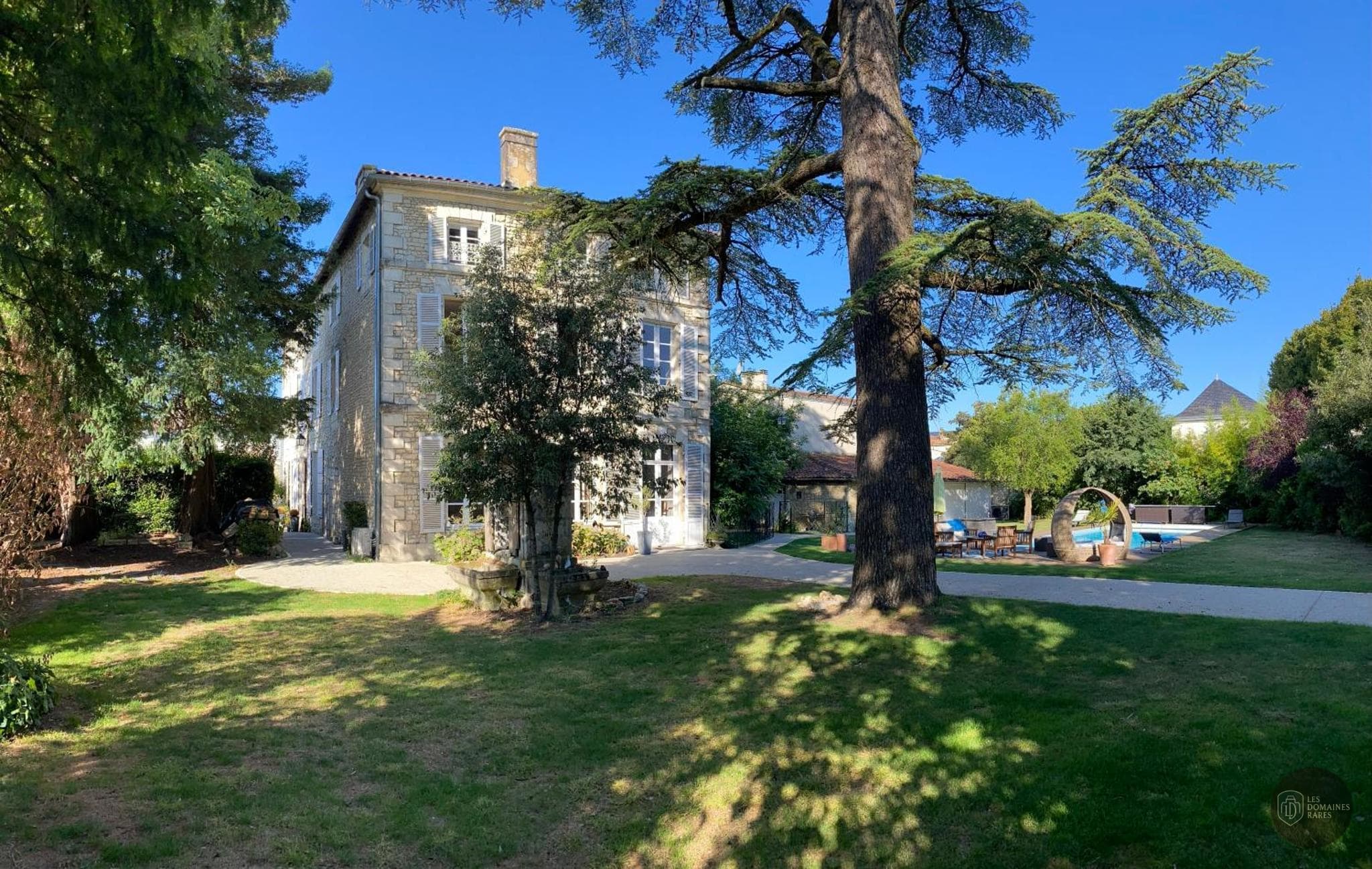 Vue extérieure du relais Le Relais d'Orgemont à Angers en Pays de la Loire
