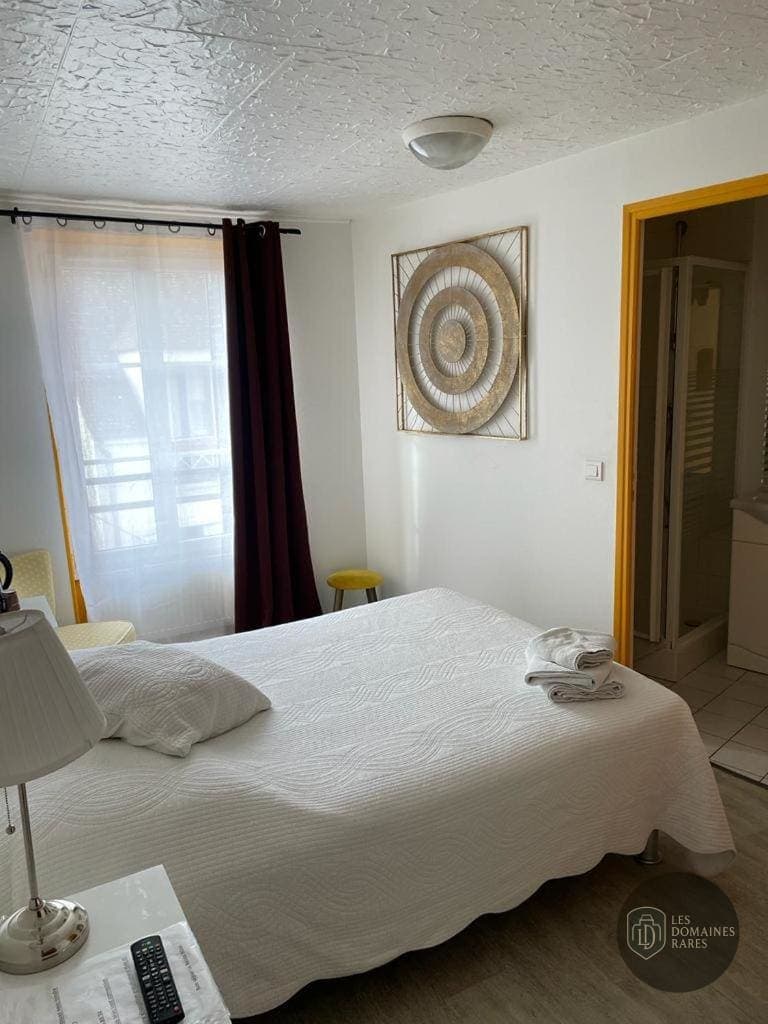 Chambre du relais Le Relais de Malvoisine en Pays de la Loire - séminaire crannes-en-champagne
