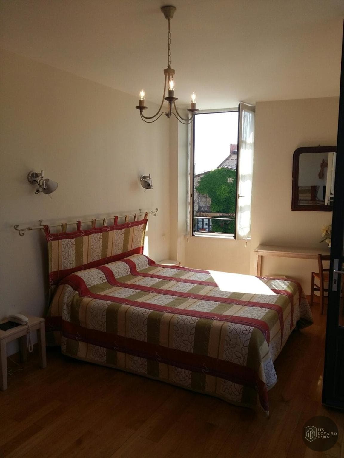 Chambre de l'hôtel Le Relais de la Tour en Occitanie