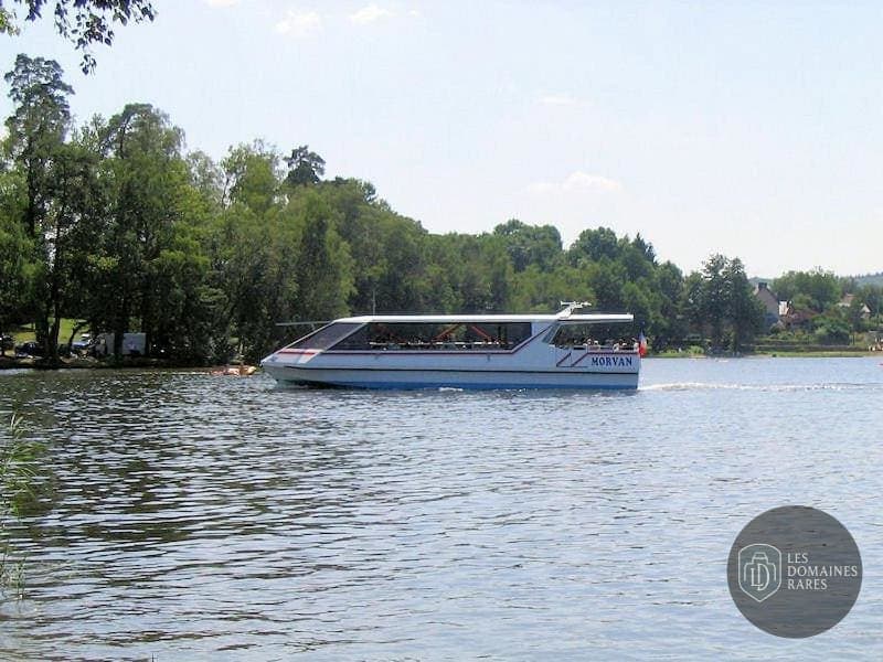 Vue extérieure du relais Le Relais des Lacs en Bourgogne-Franche-Comté