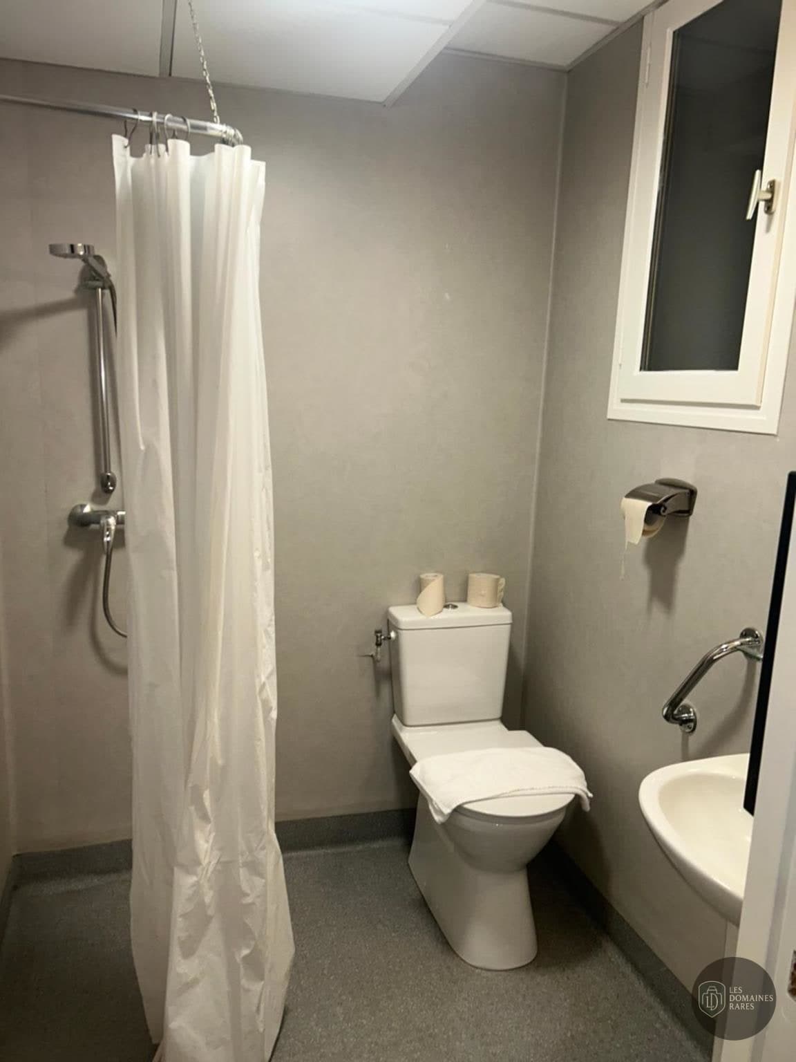 Salle de bain du relais Le Relais des Puys à Orcines en Auvergne-Rhône-Alpes