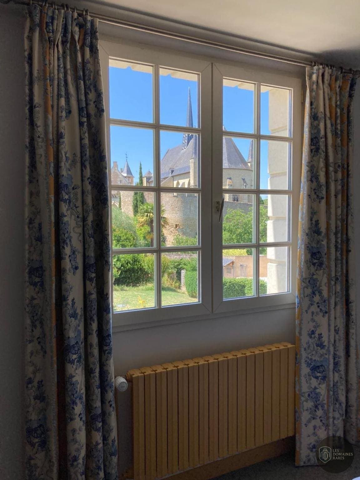 Vue extérieure du relais Le Relais du Bellay en Pays de la Loire
