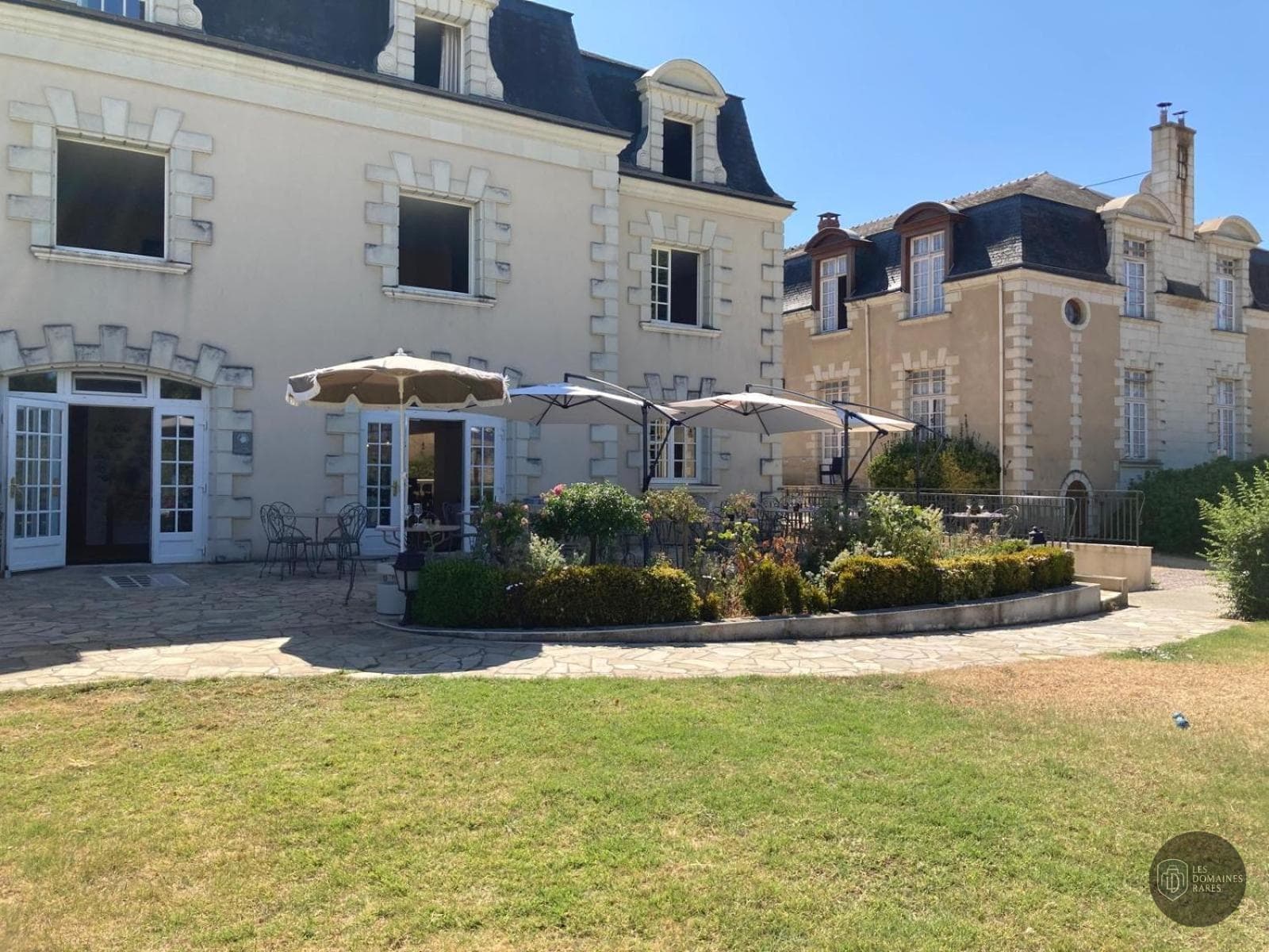 Vue extérieure du relais Le Relais du Bellay en Pays de la Loire