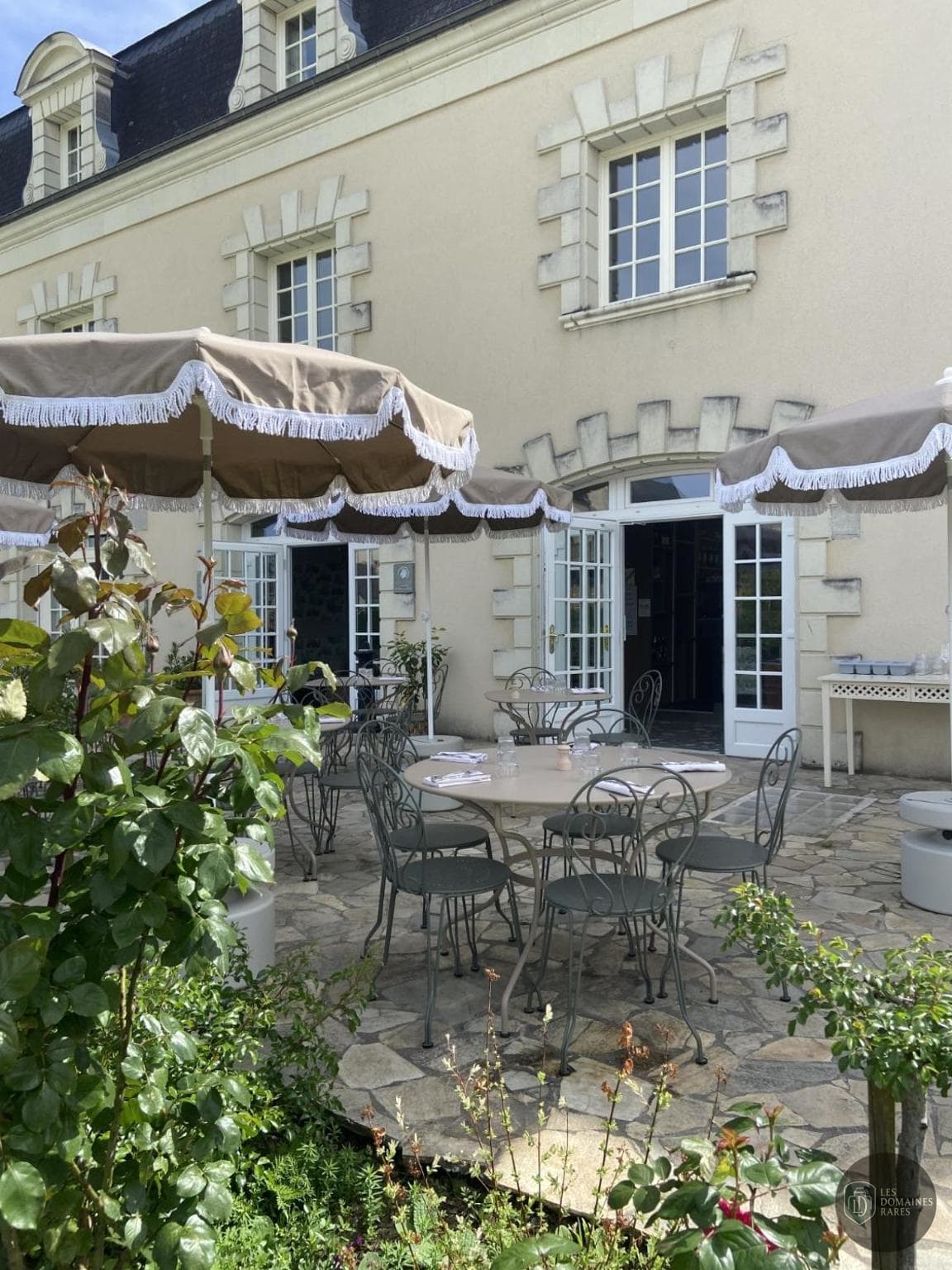 Vue extérieure du relais Le Relais du Bellay en Pays de la Loire