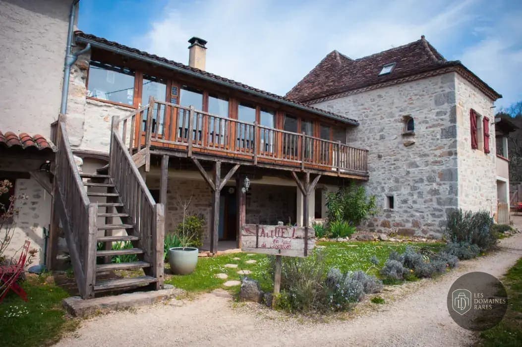 Vue extérieure du lieu Le Relais du Farrou en Occitanie
