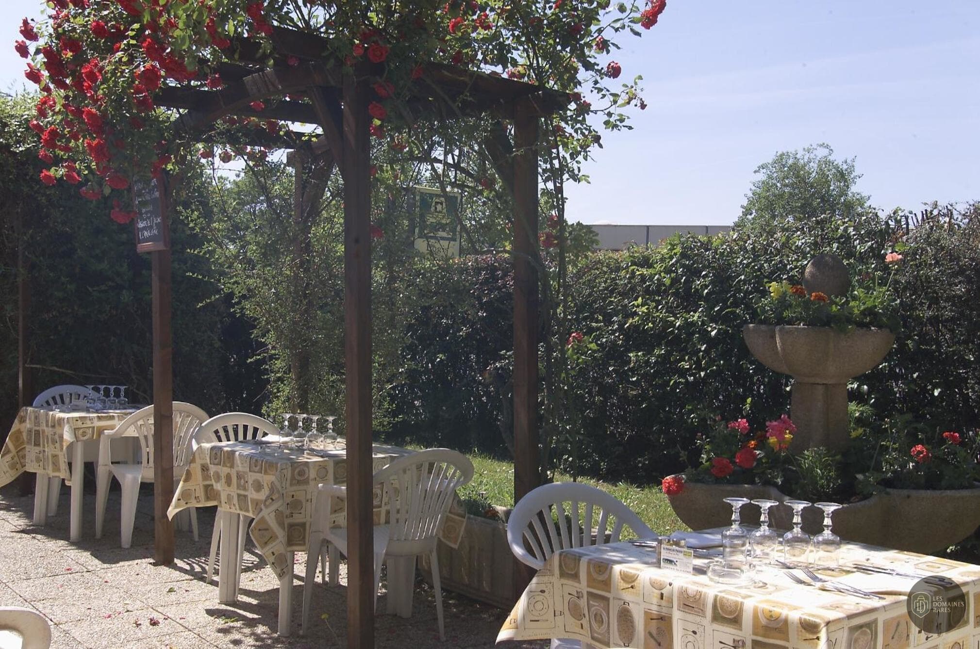 Vue extérieure du relais Le Relais du Parisis à Villeparisis en Île-de-France
