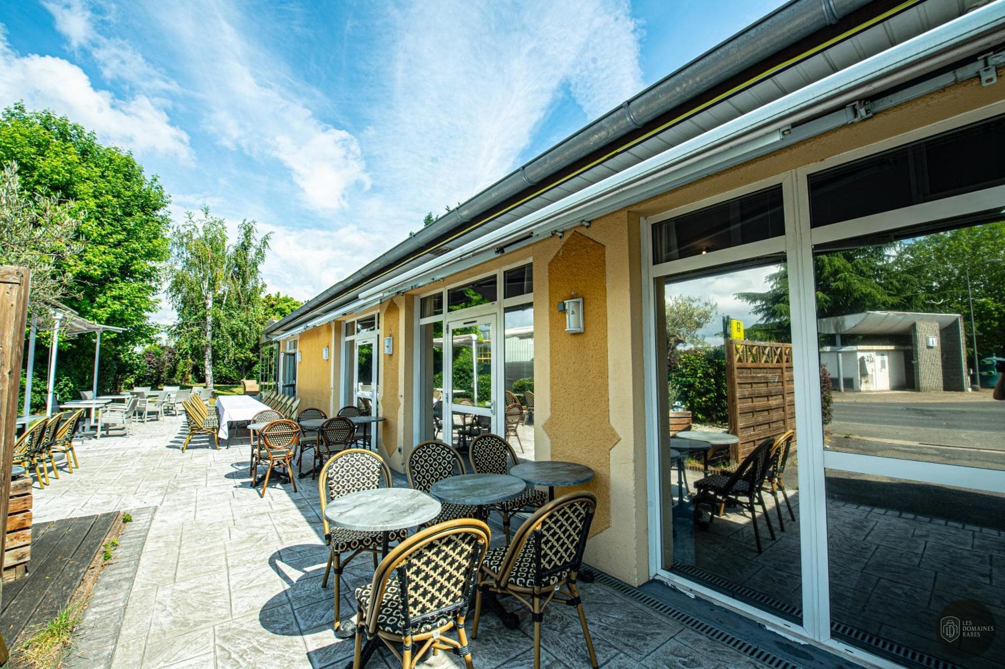 Vue extérieure du relais Le Relais du Parisis à Villeparisis en Île-de-France