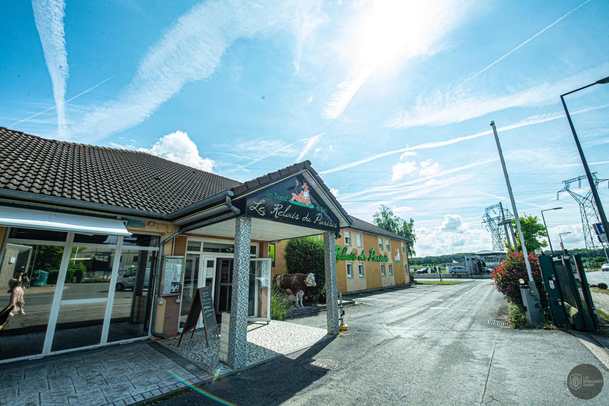 Vue extérieure du relais Le Relais du Parisis à Villeparisis en Île-de-France