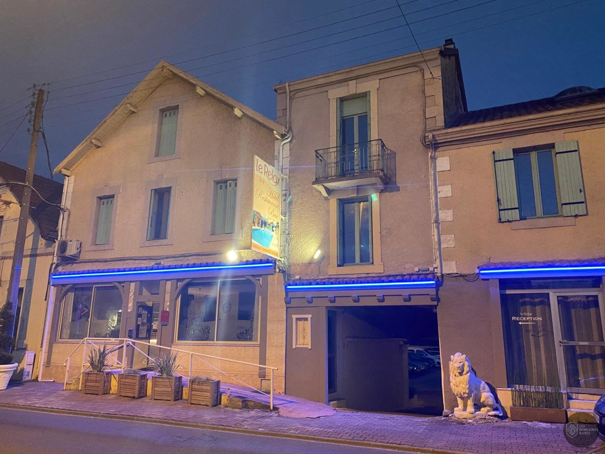 Vue extérieure de l'hôtel Le Relax en Pays de la Loire